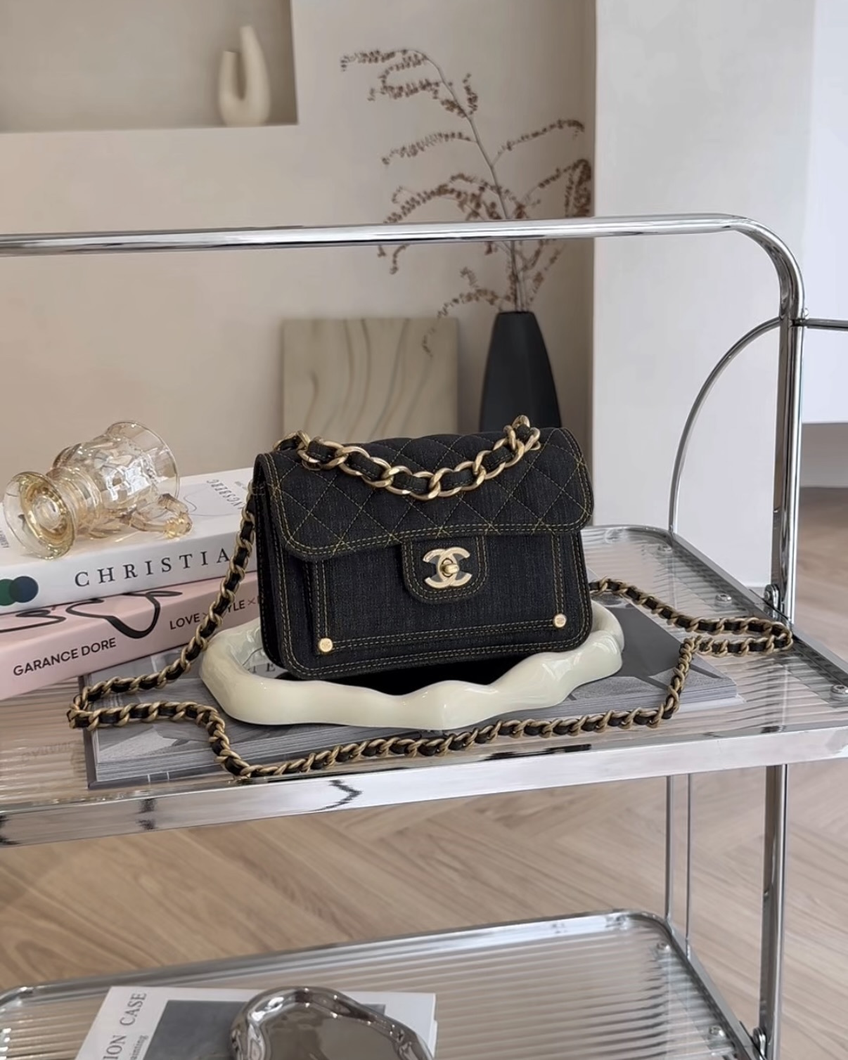 CHANEL｜23S 牛仔 郵差包 19CM 黑色