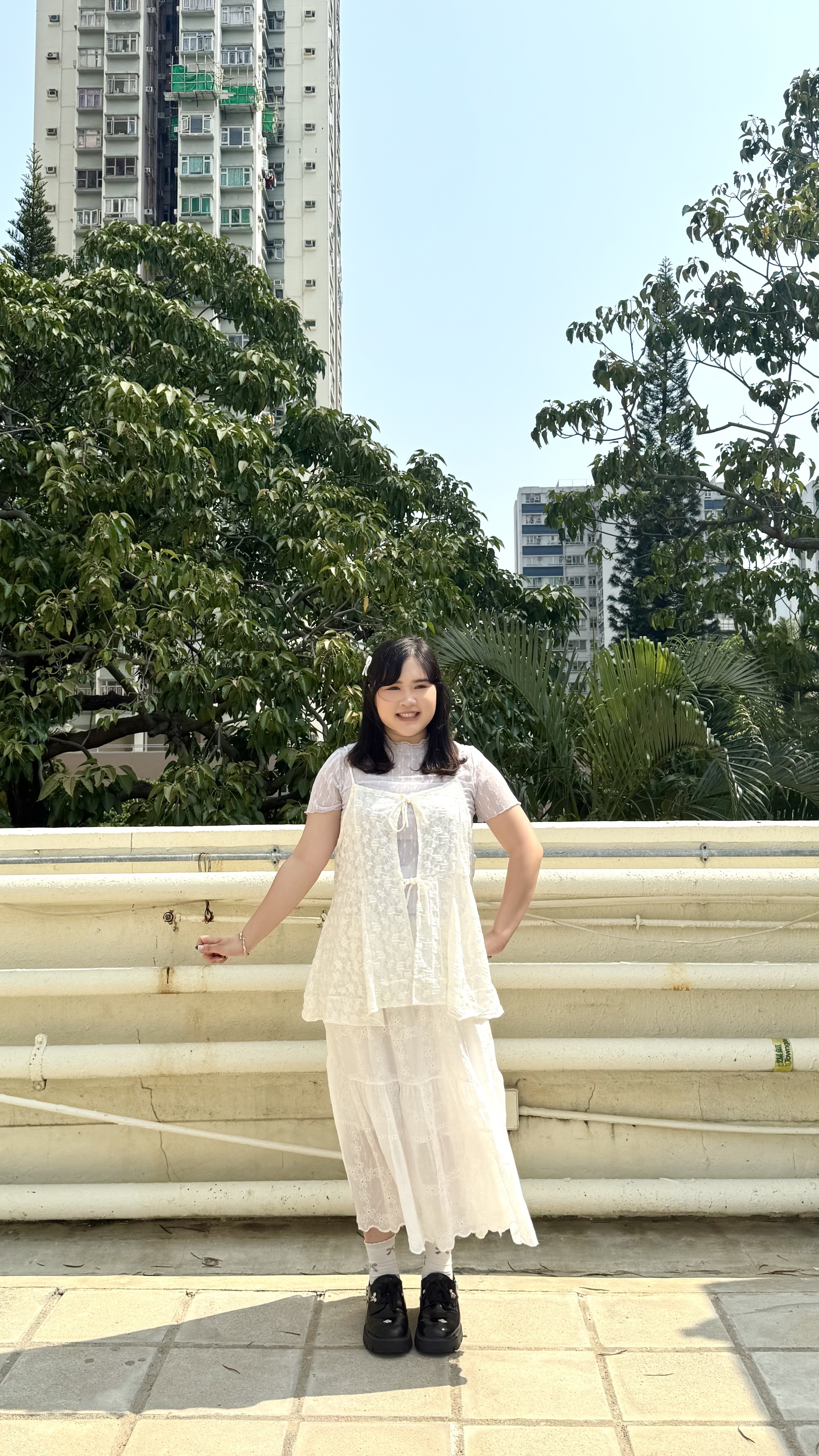 透身奶油網紋吊帶