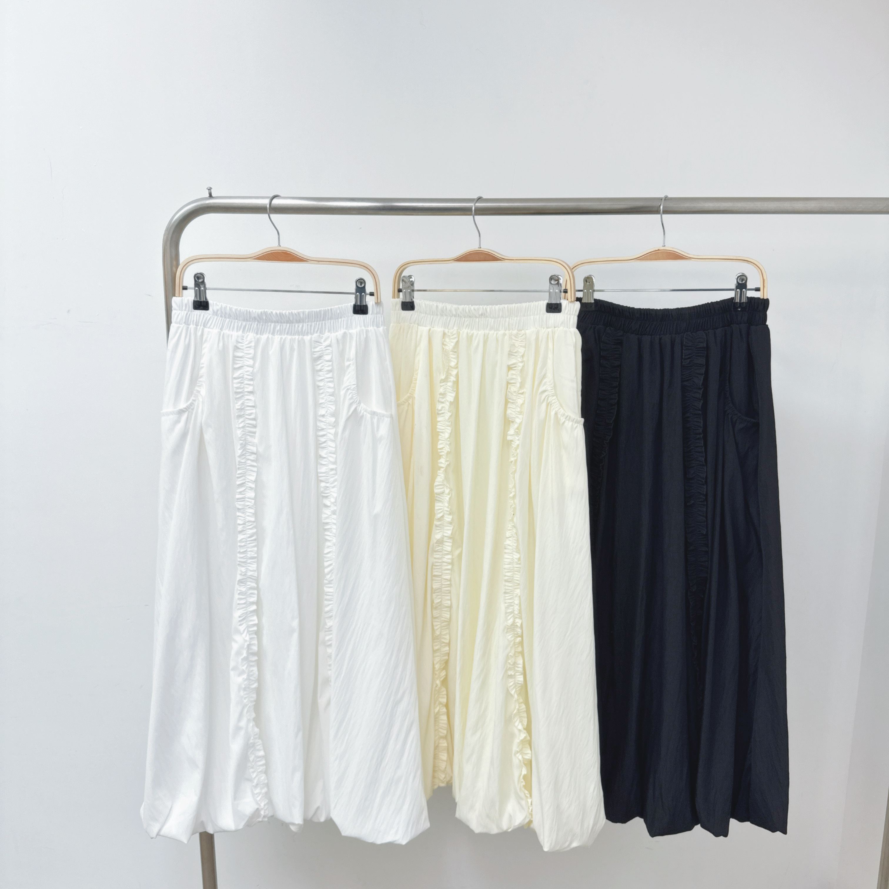 【預訂】有側袋直條花邊泡泡腳長裙 (E27-E29)