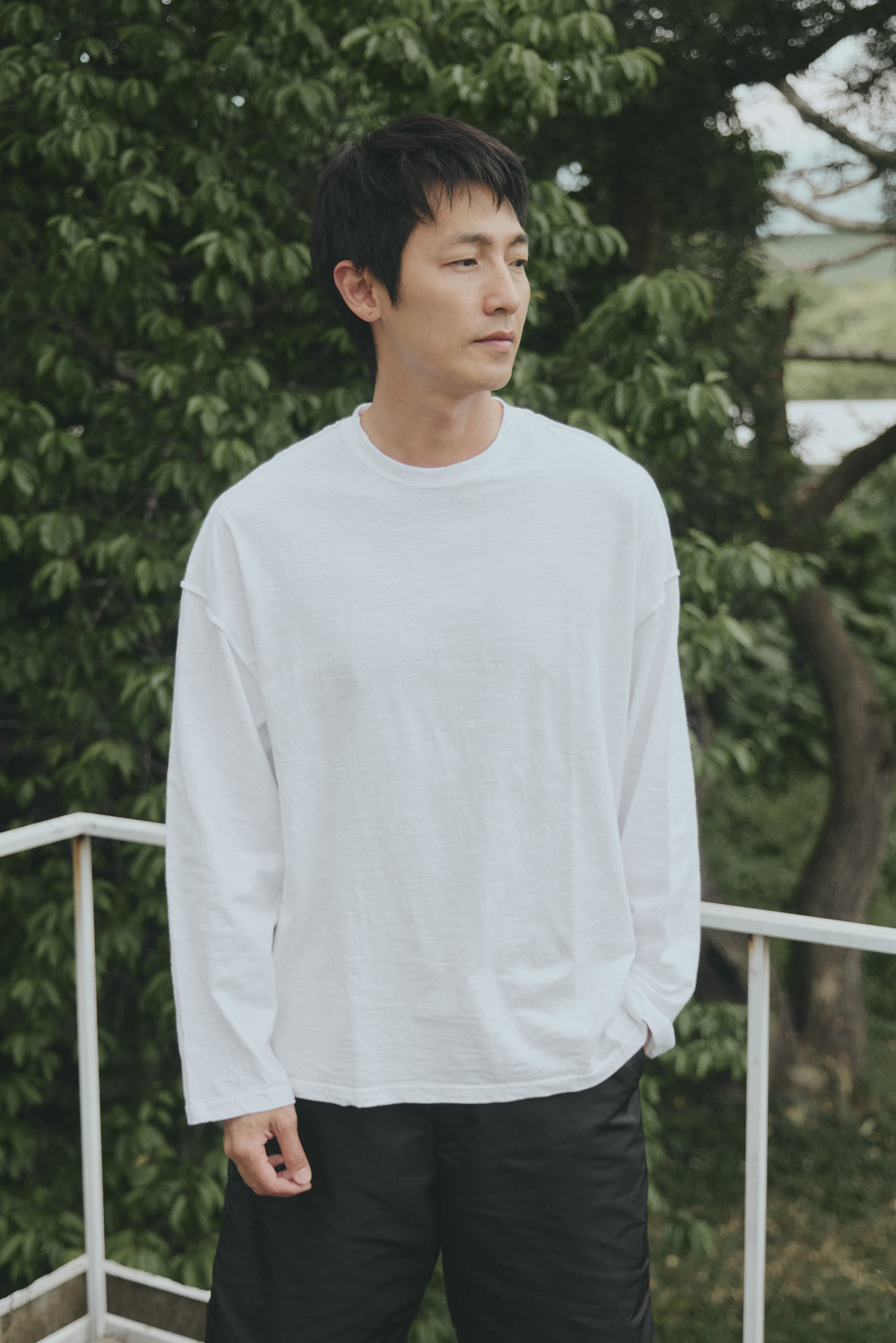 外縫線設計長袖上衣（3色）