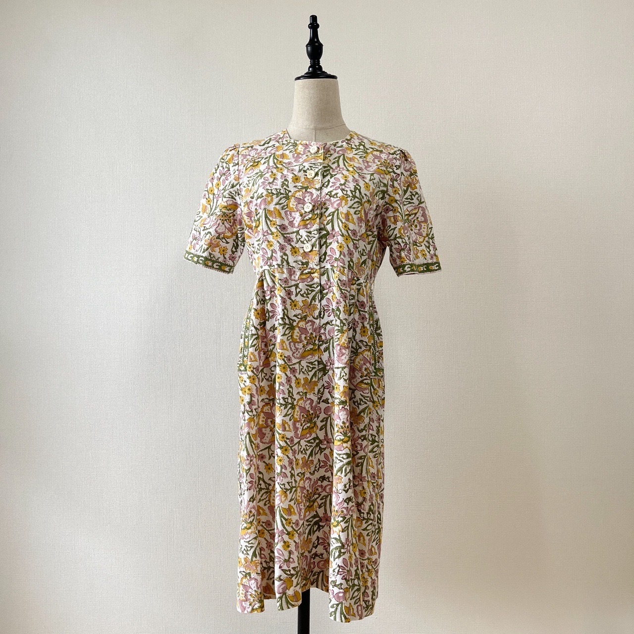 粉紅色大花古著連身裙