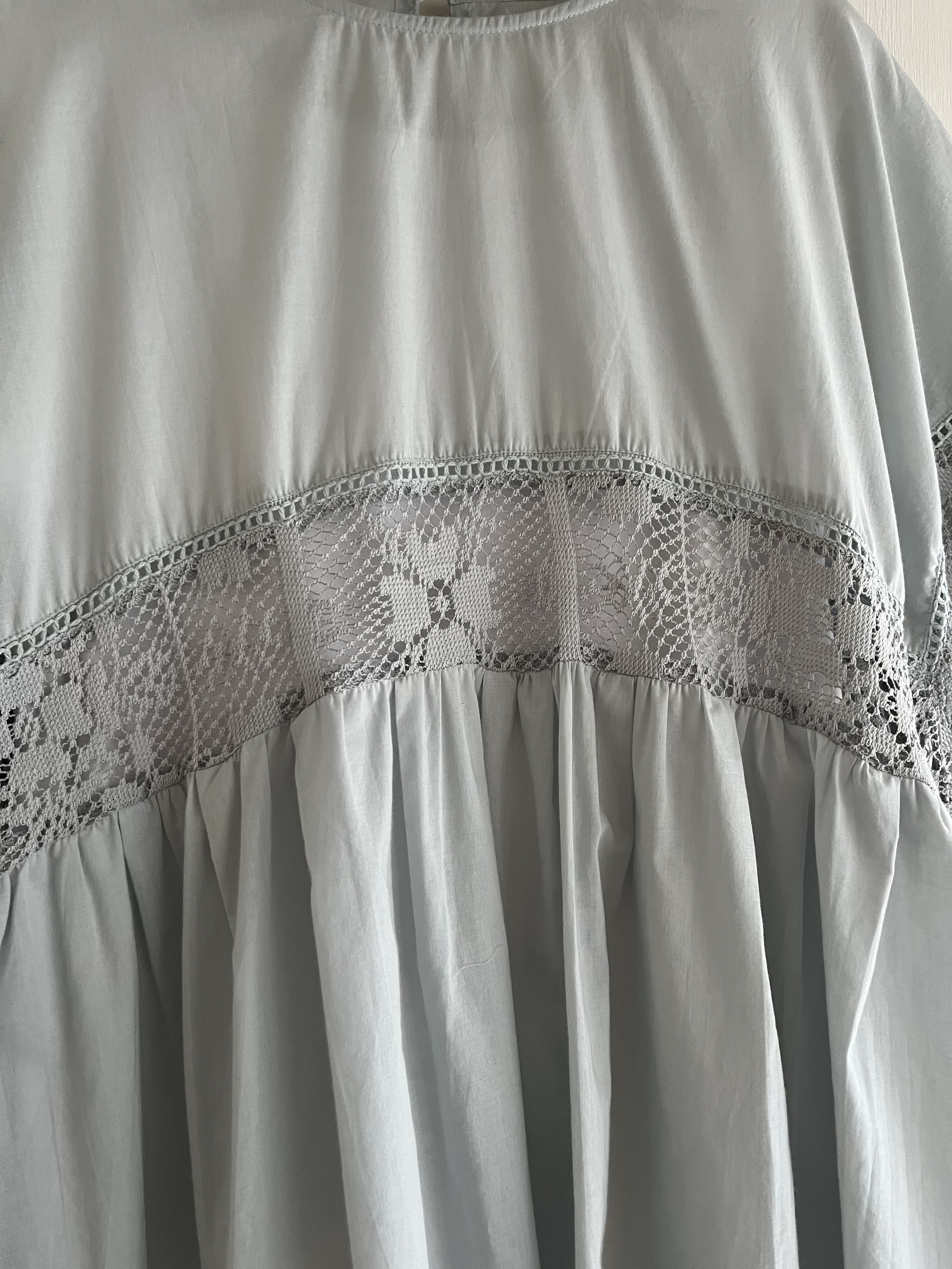 LUPILIEN淺灰藍色通花top