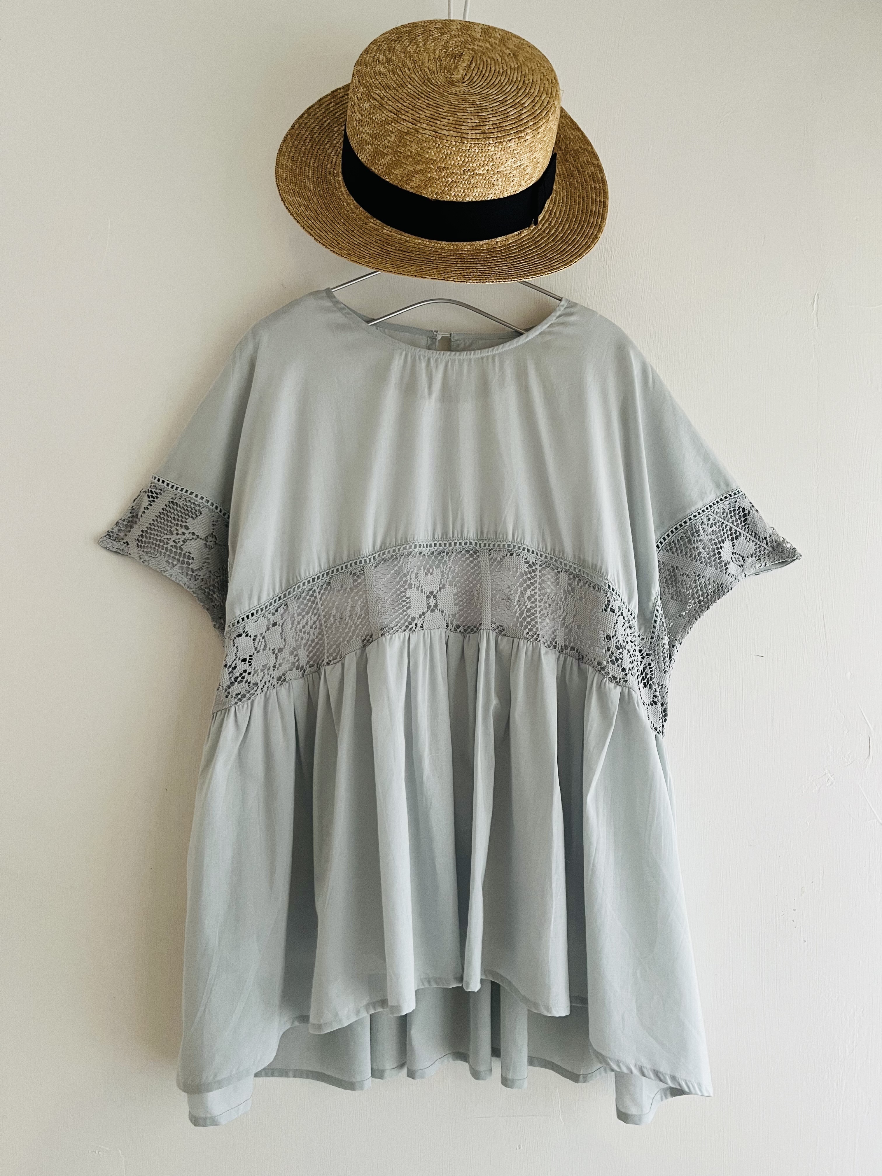 LUPILIEN淺灰藍色通花top