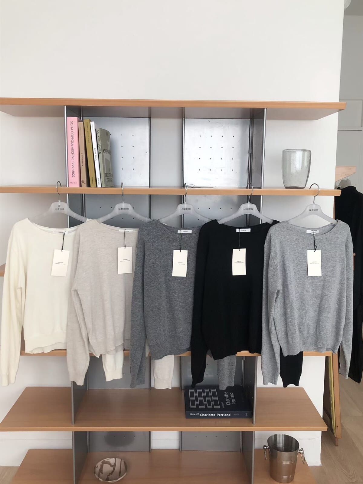 LB6011 一字領薄針織上衣