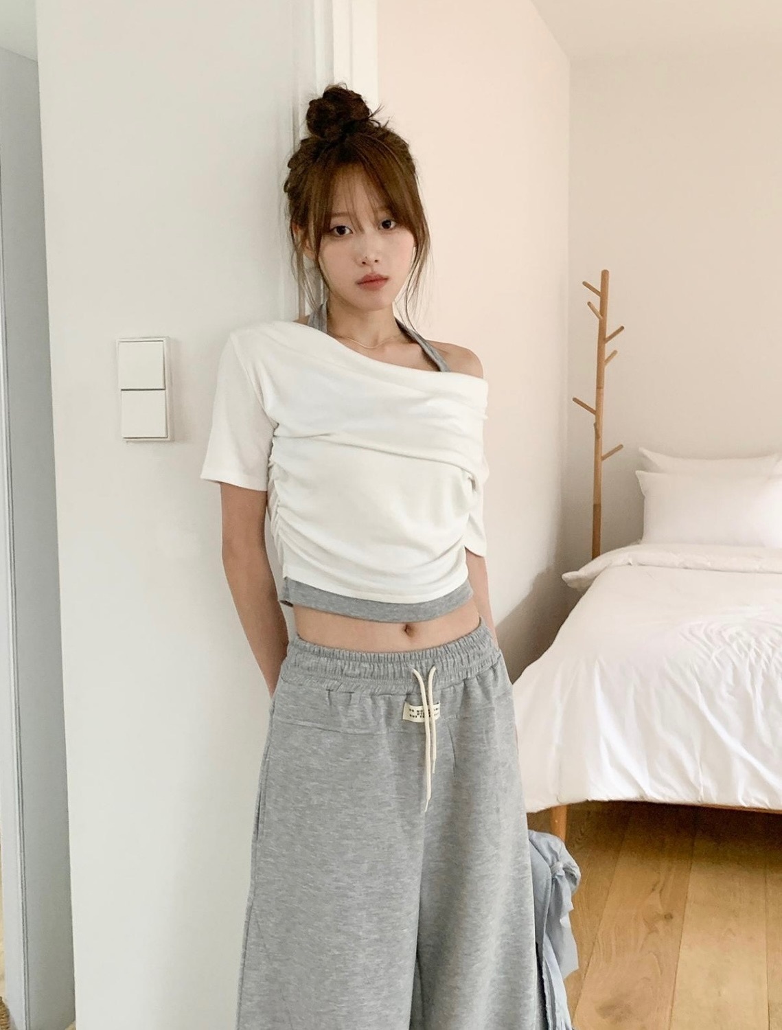 【1.4 完額外95折優惠預訂】韓國掛頸拼色短袖上衣（4色）