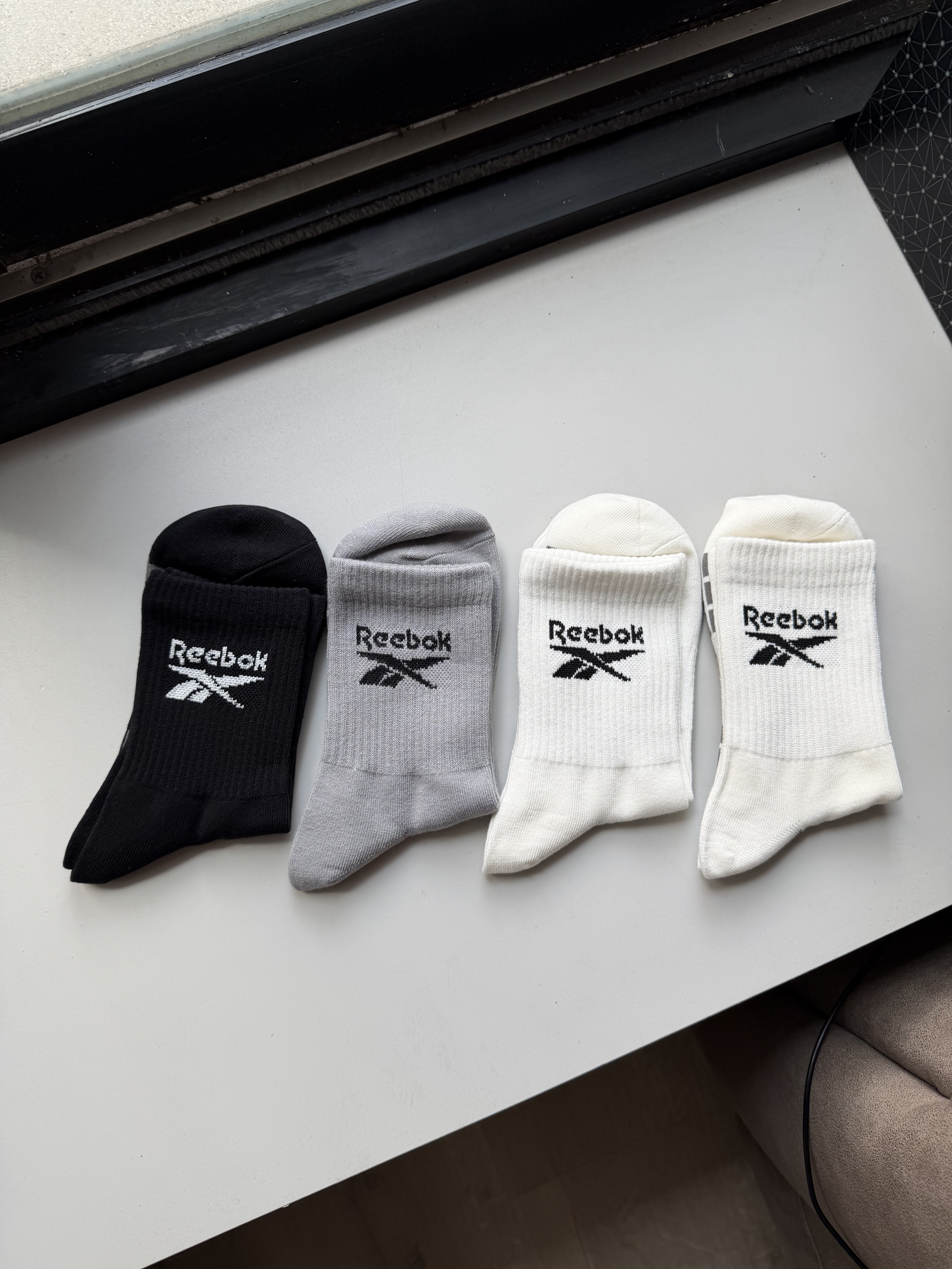 現貨-Reebok 10A抗菌純色 經典logo 防臭吸汗透氣 中筒襪 男女同款 4雙入