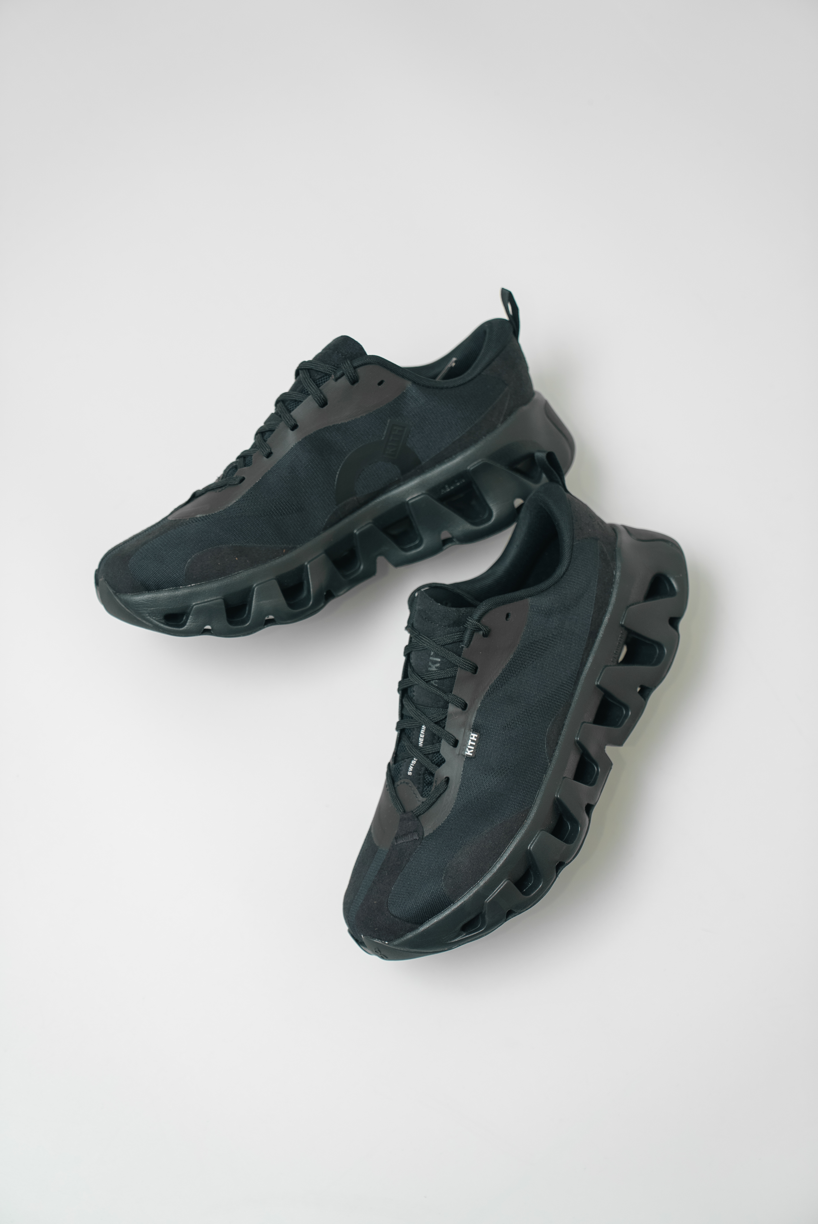 【Focus Store】部分現貨 Kith x On K-Tech 1 "Black" 黑色 3MG10771043