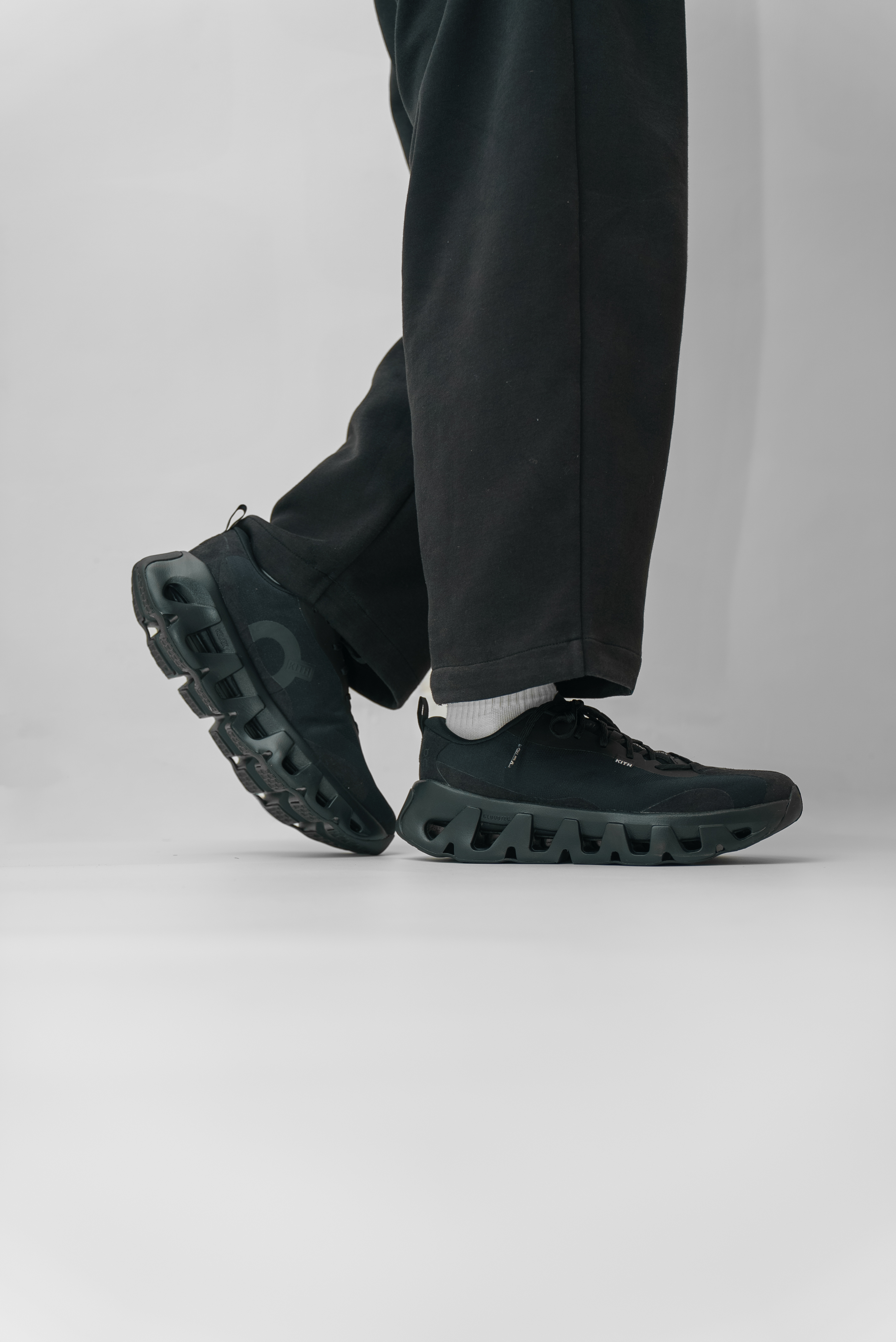 Focus Store】預購Kith x On K-Tech 1 