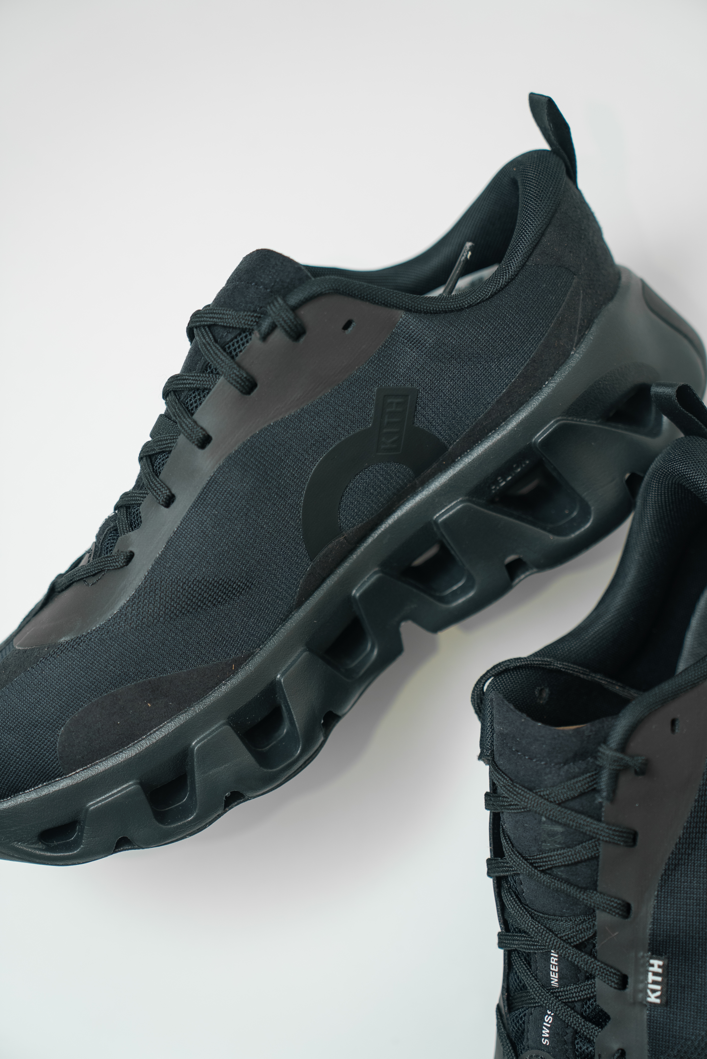Focus Store】預購Kith x On K-Tech 1 