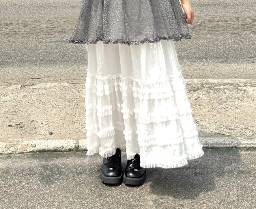 索索下擺拼紗花邊半身裙