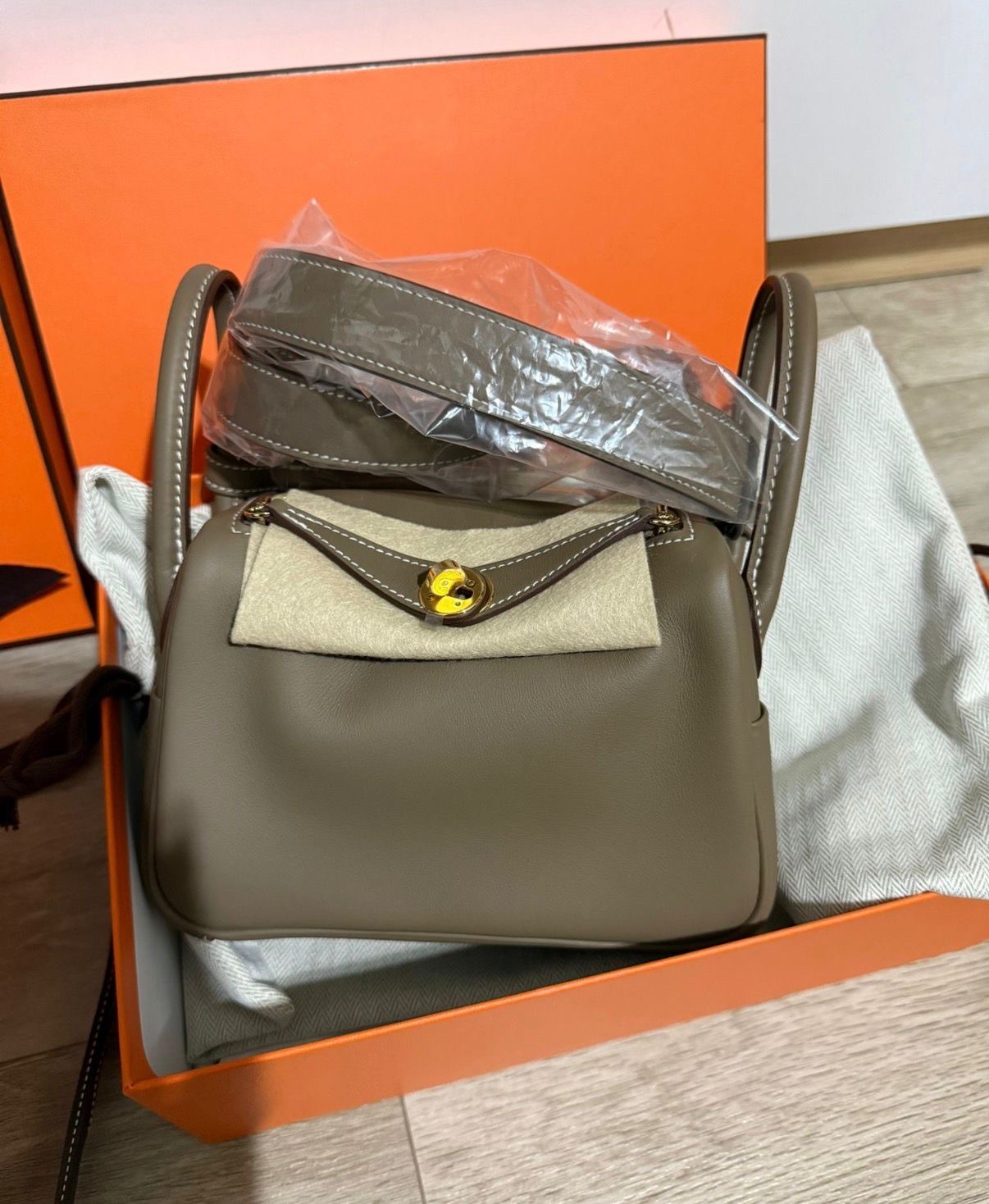 Lindy mini ii 18 etoupe cc swift K （二代：肩帶長92cm)