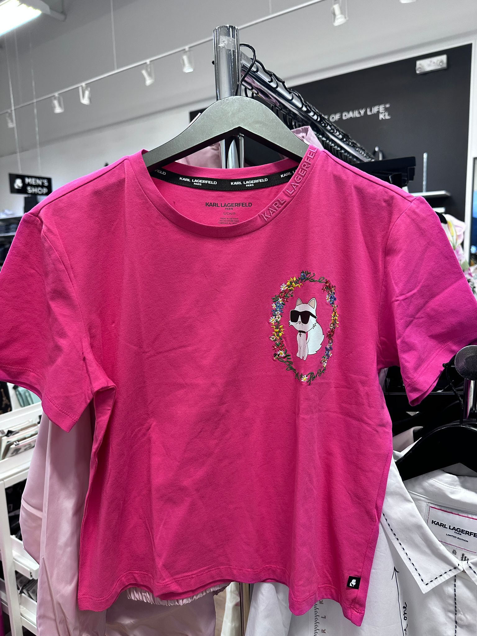 RT54 KL 刺繡花花 桃紅色短版短袖衫  Floral Frame Choupette Tee