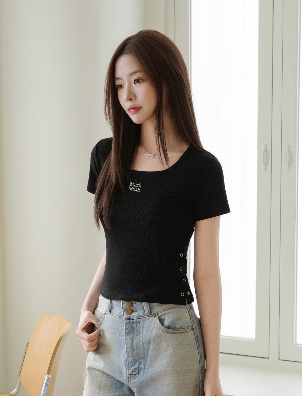 【29.3截單！限時優惠預訂】韓國MUAH MUAH SLIT BUTTON CROP HALF T-SHIRT（2色）