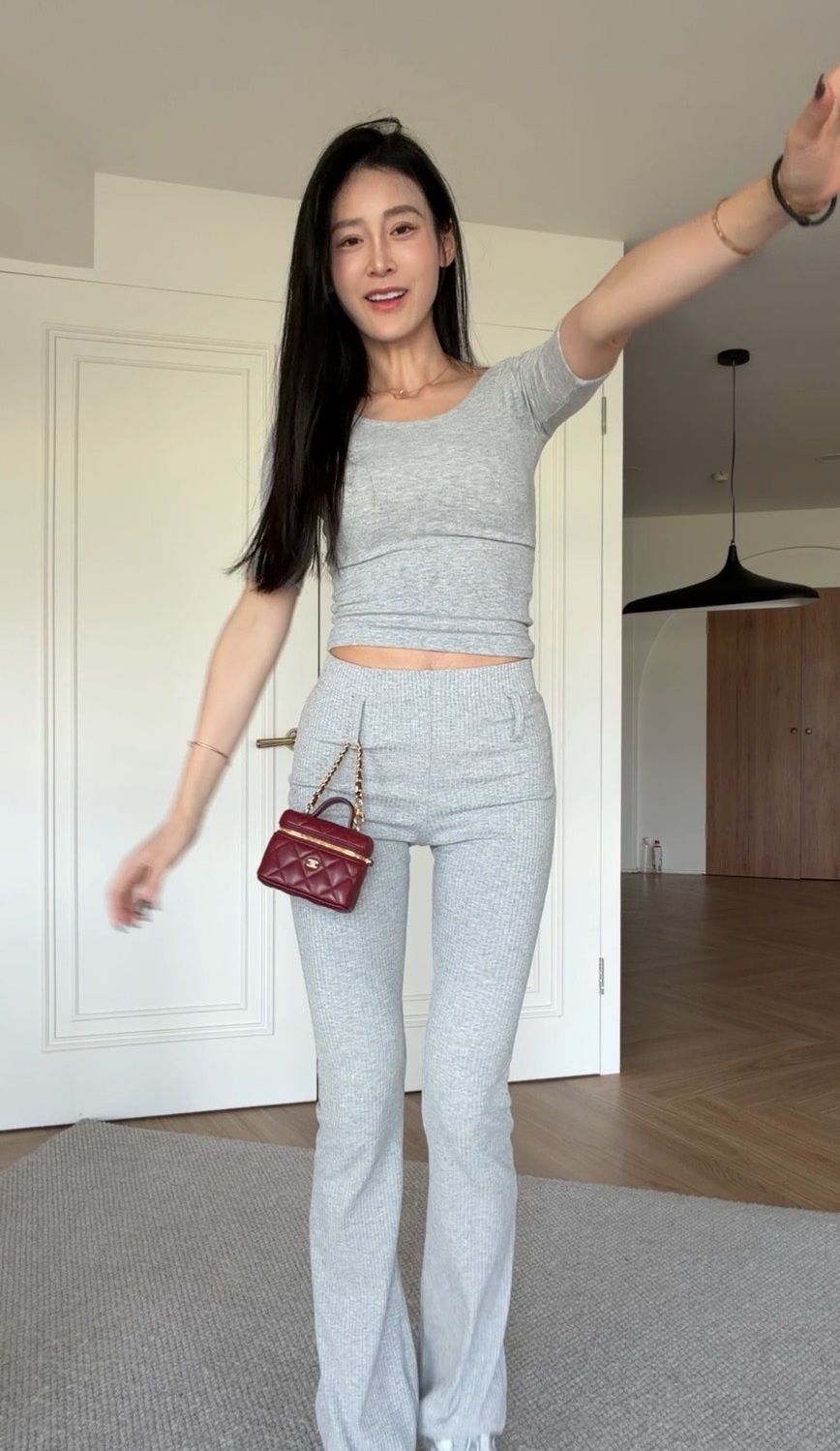 ｜韓國｜顯腿長細坑條喇叭褲