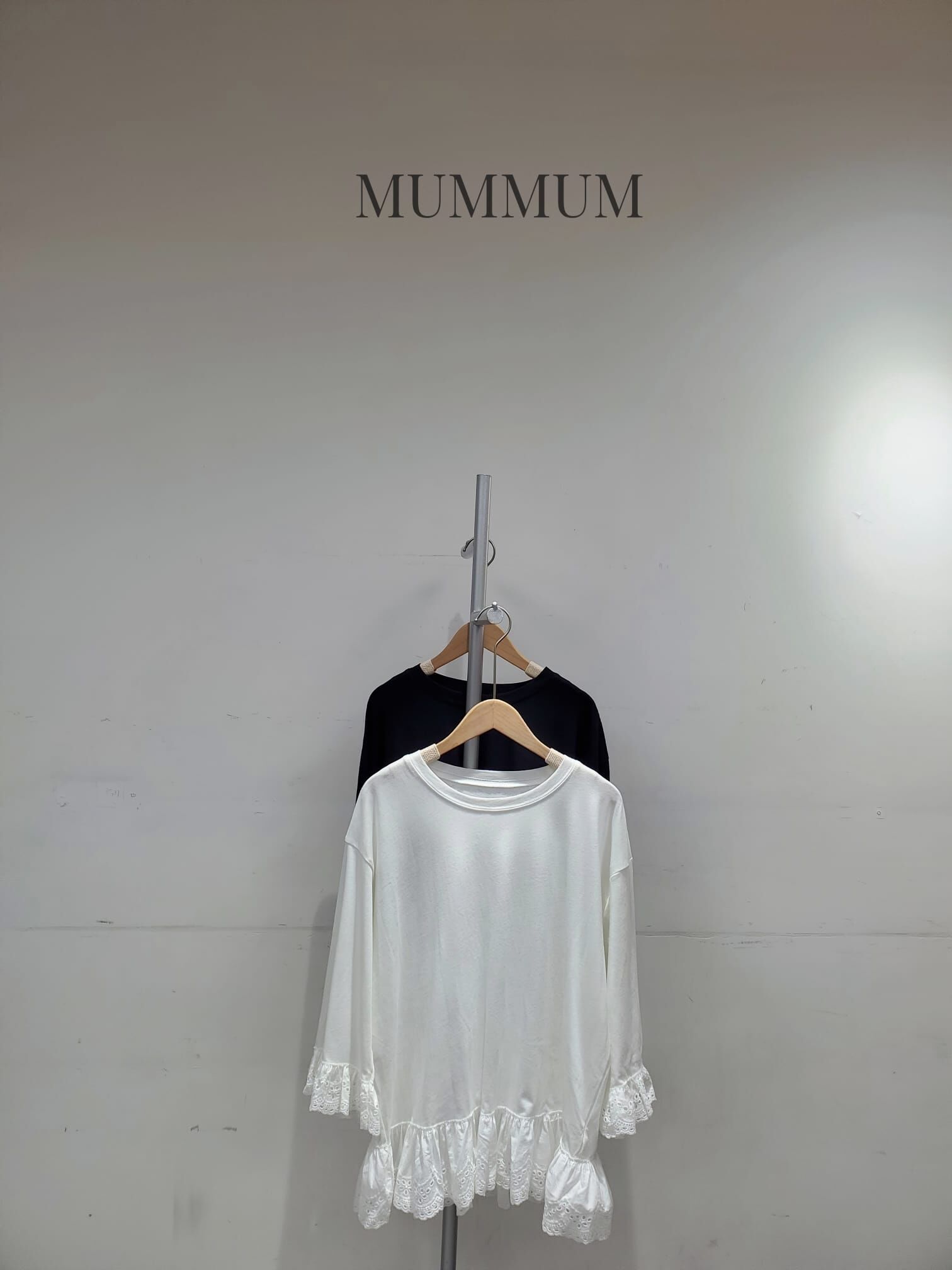 0213211a/甜美蕾絲下襬中袖上衣 46/46/25