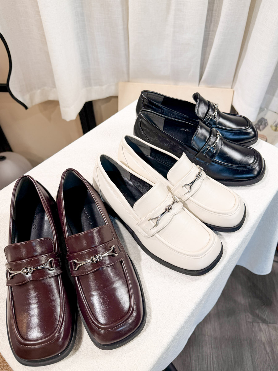 【27/3-29/3限時優惠】銀扣．方頭 仿皮 紳士鞋【不設退換】