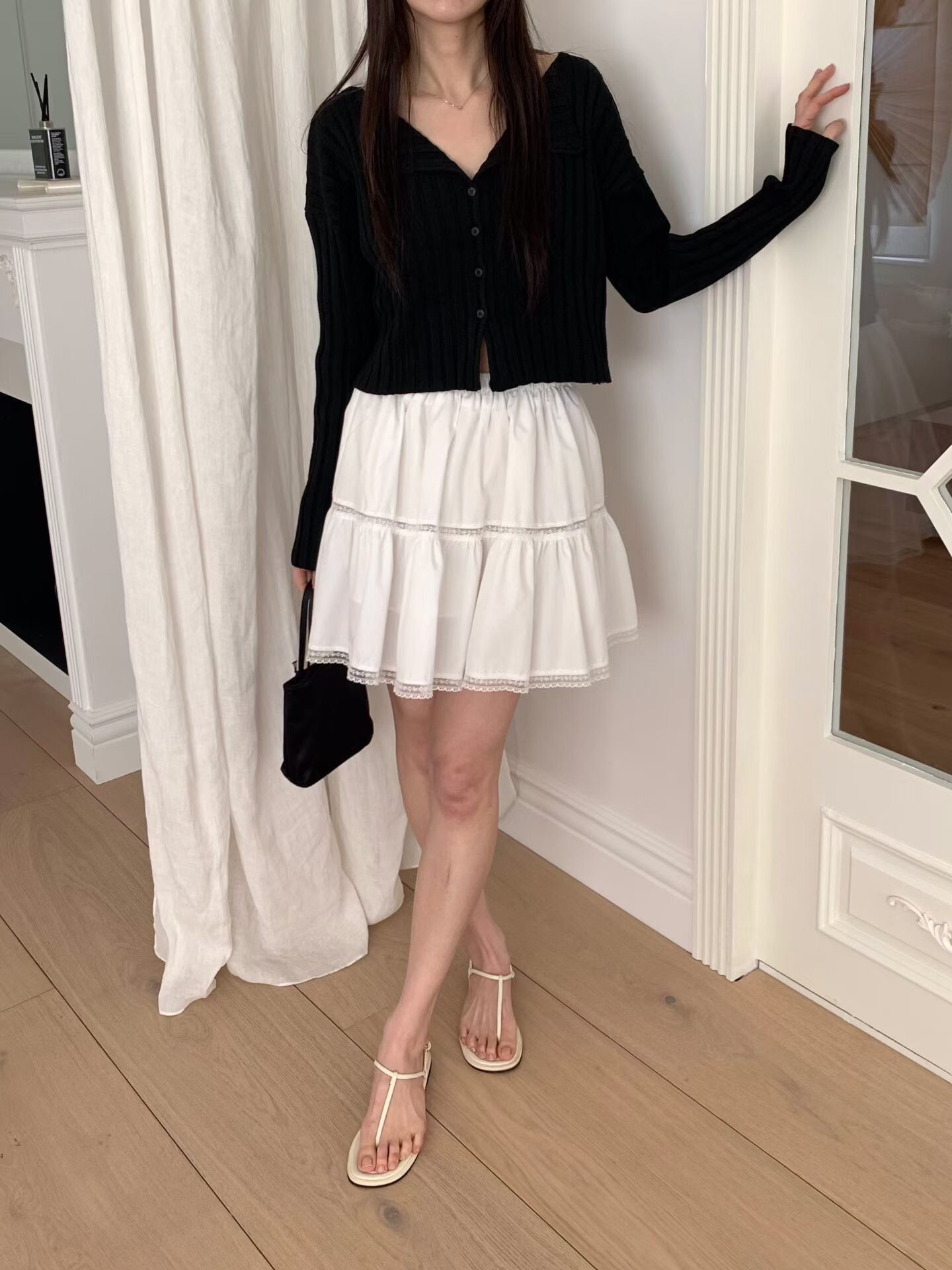 下擺蕾絲邊短圓裙