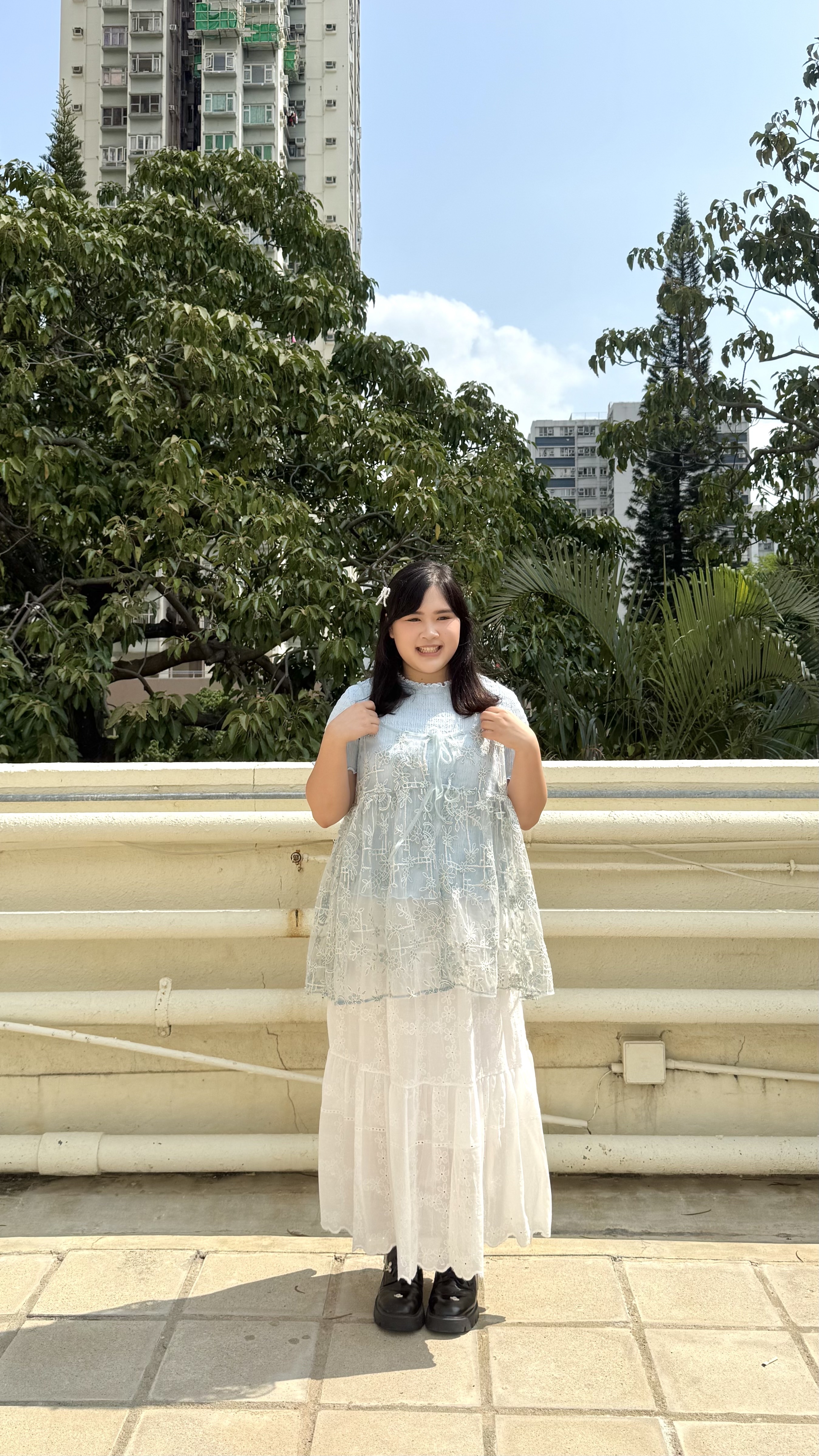 繡花網紋透身吊帶