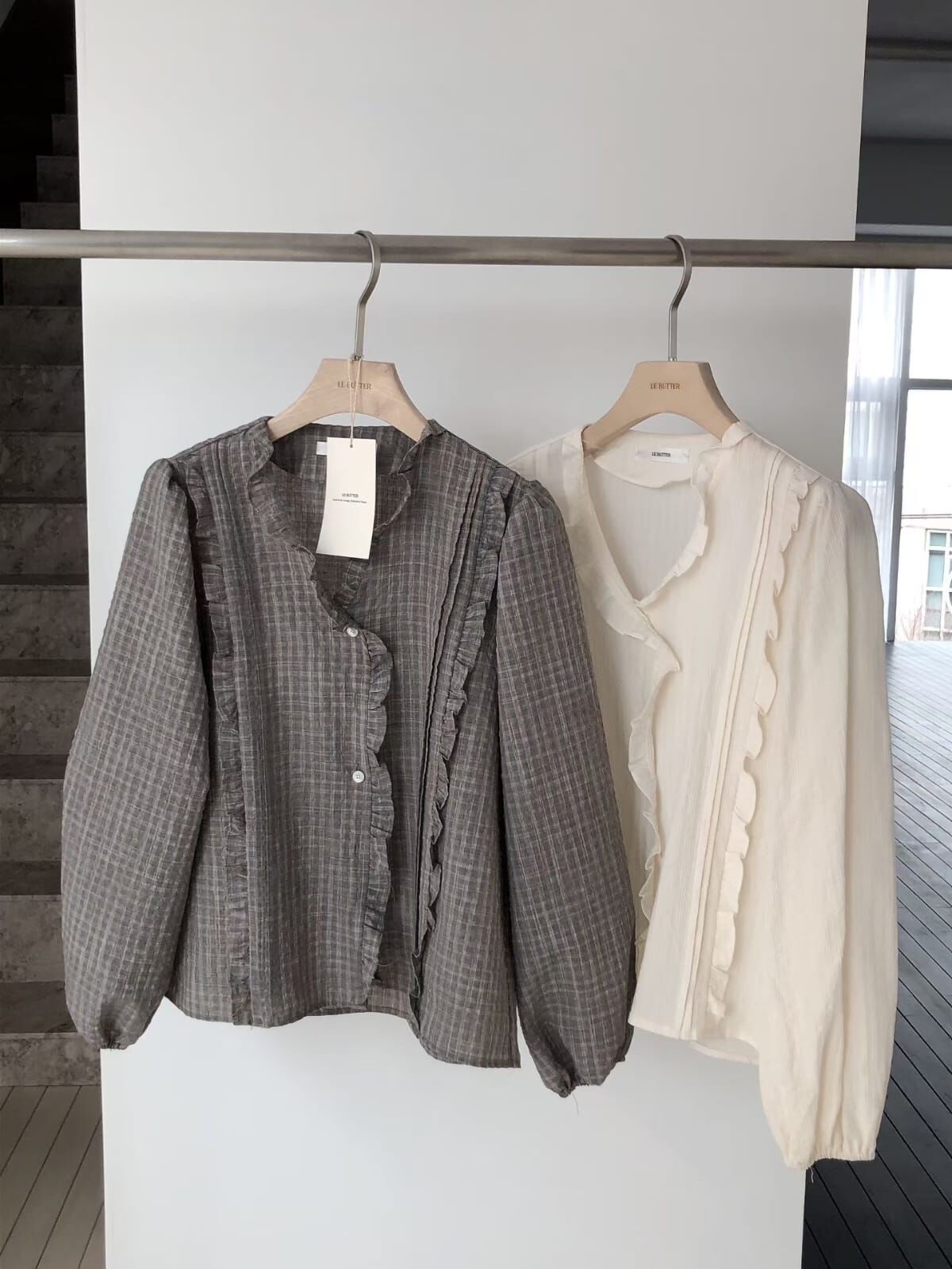 LB6034 荷葉壓褶上衣