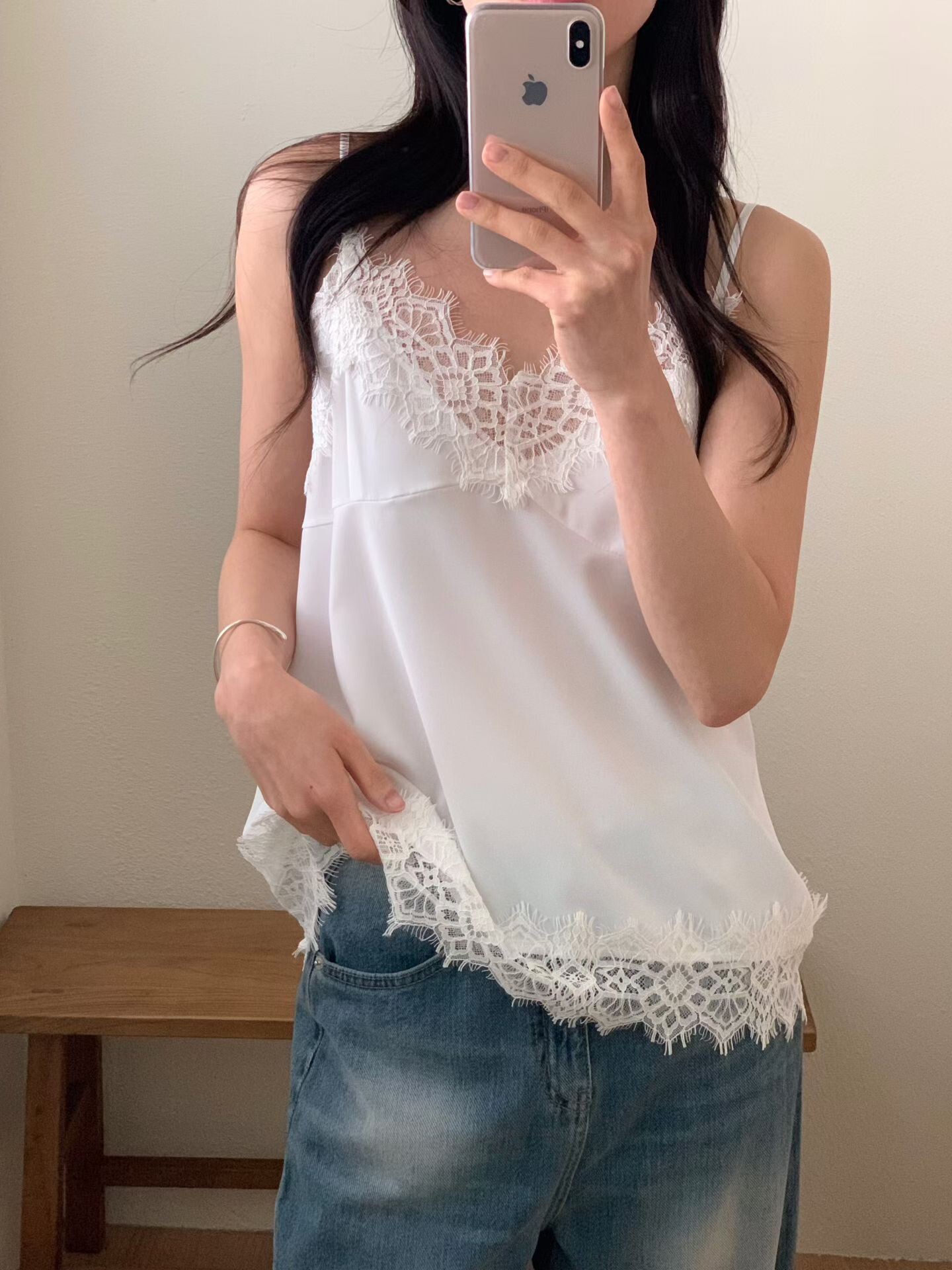 蕾絲滾邊絲質背心
