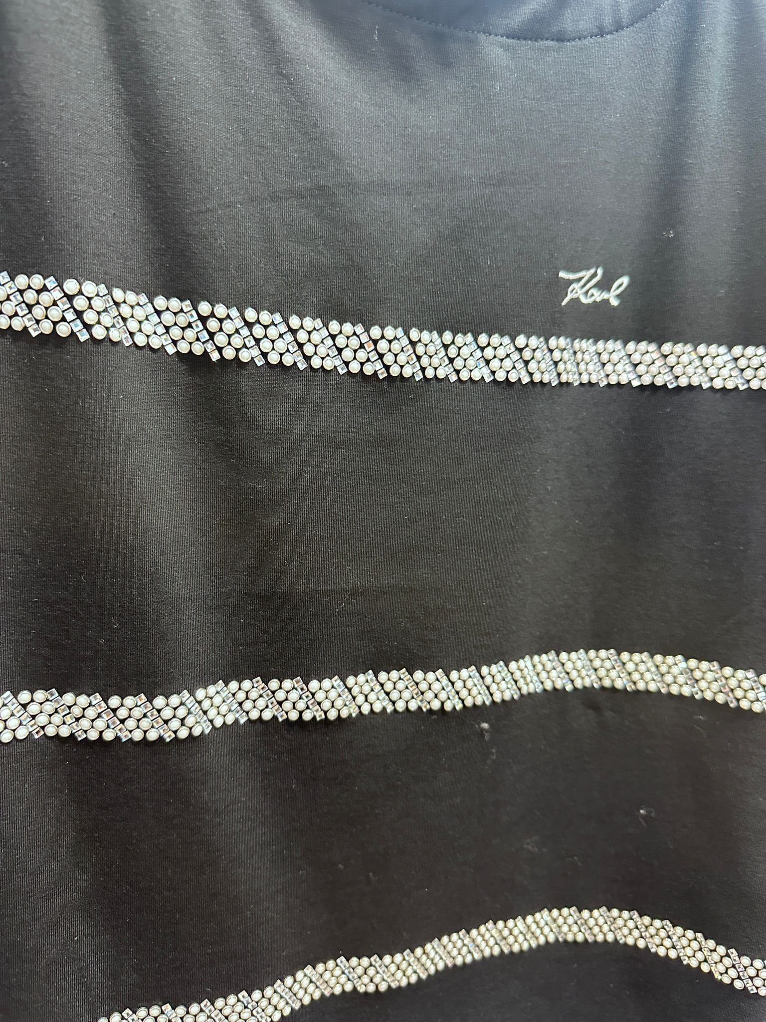 RT70 KL 閃石間條黑色短袖衫 Karl Script Tee With Pearl Trim