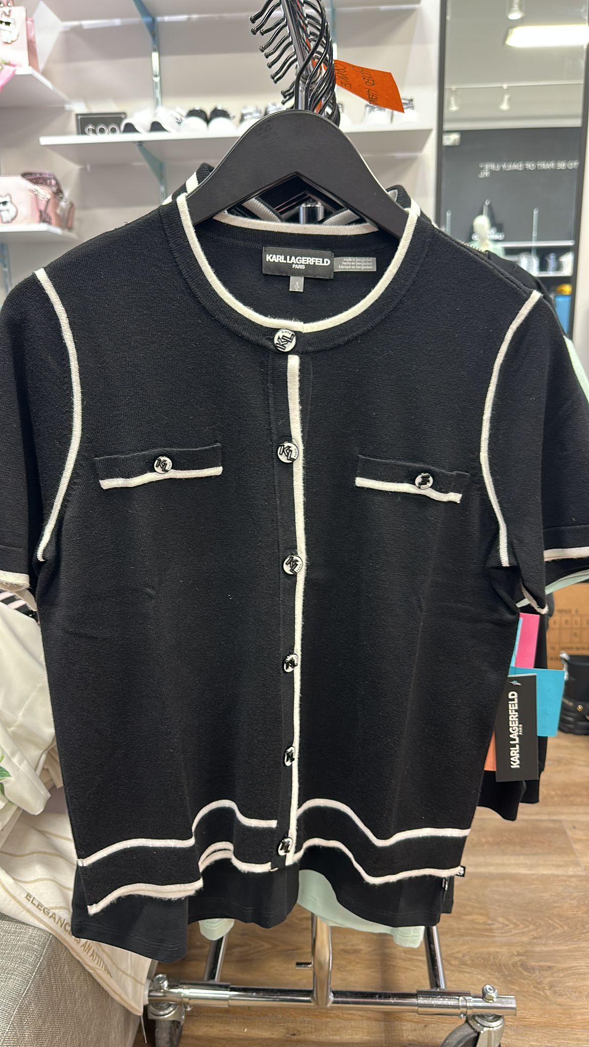 RT75 KL 黑色短袖薄扣鈕針織衫 Short Sleeve Cardigan With Contrast Trim