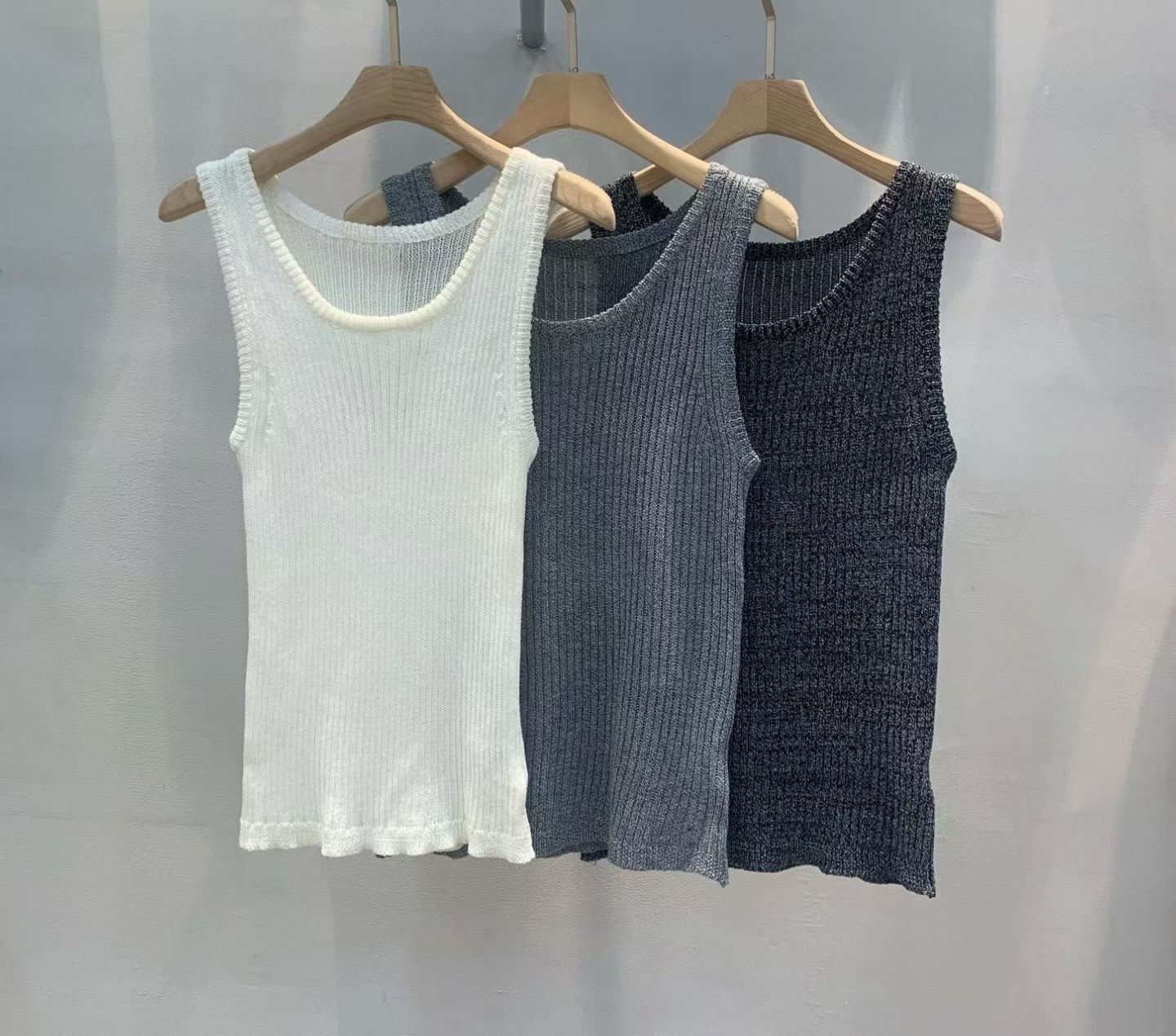 1L6002 坑紋織法背心