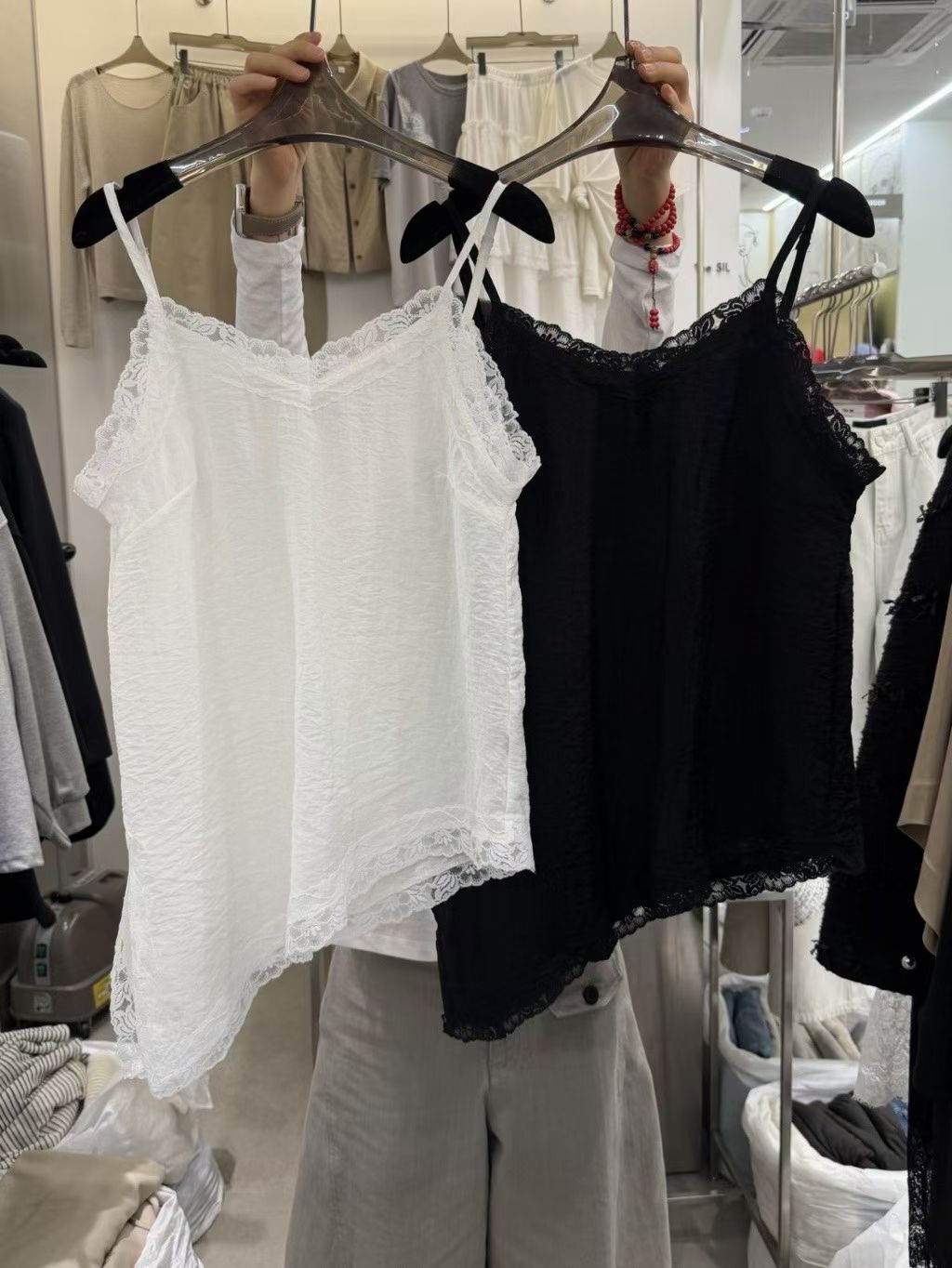 1L6003 蕾絲包邊短版背心