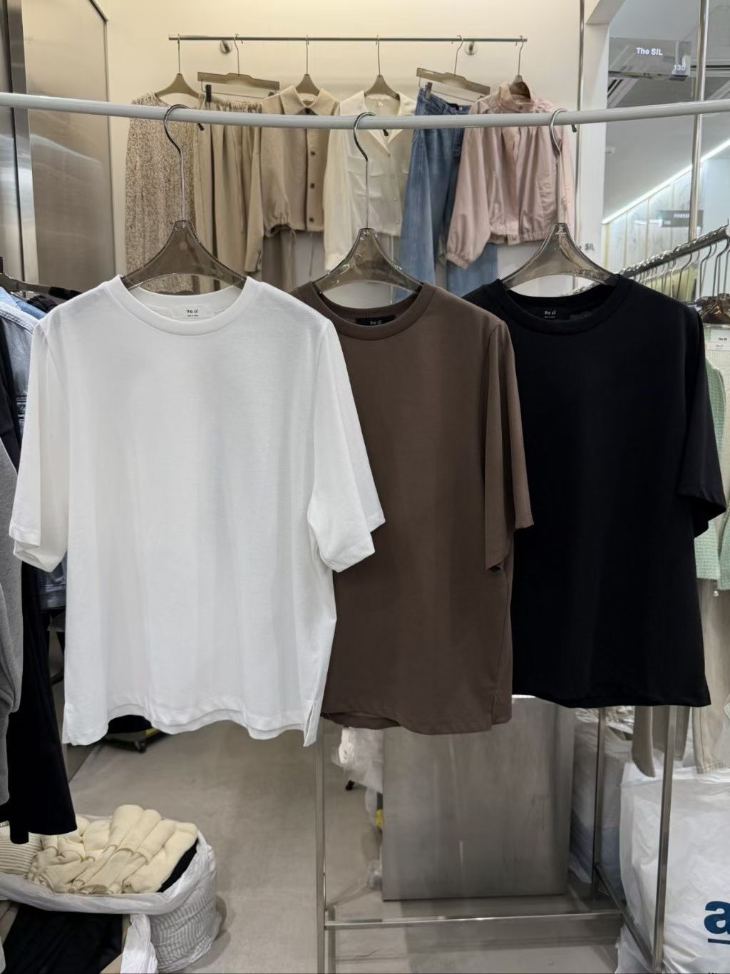 1L6005 小開叉寬鬆T