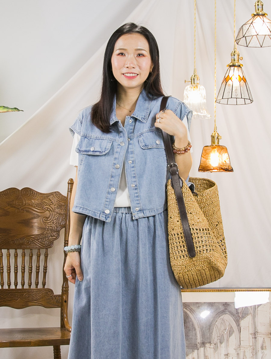 【27/3-29/3限時優惠】全開胸啪鈕．薄牛仔料TOP ＋ 橡根腰 薄牛仔半截裙 (有袋) (SET)