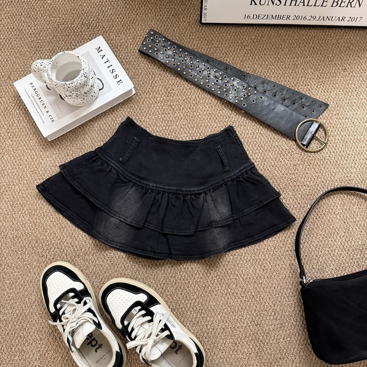 116鉚釘皮帶蛋糕牛仔裙（Ｒ）