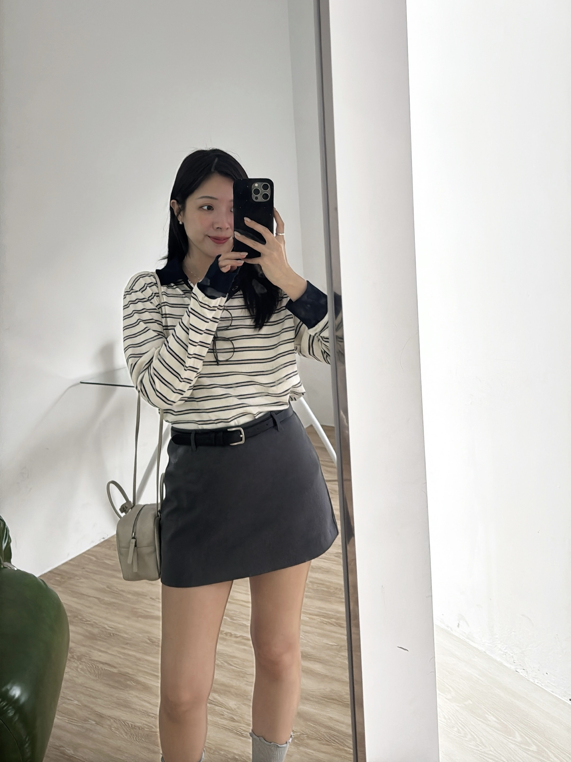 U08 中腰西裝短裙 S/M/L（黑/灰）