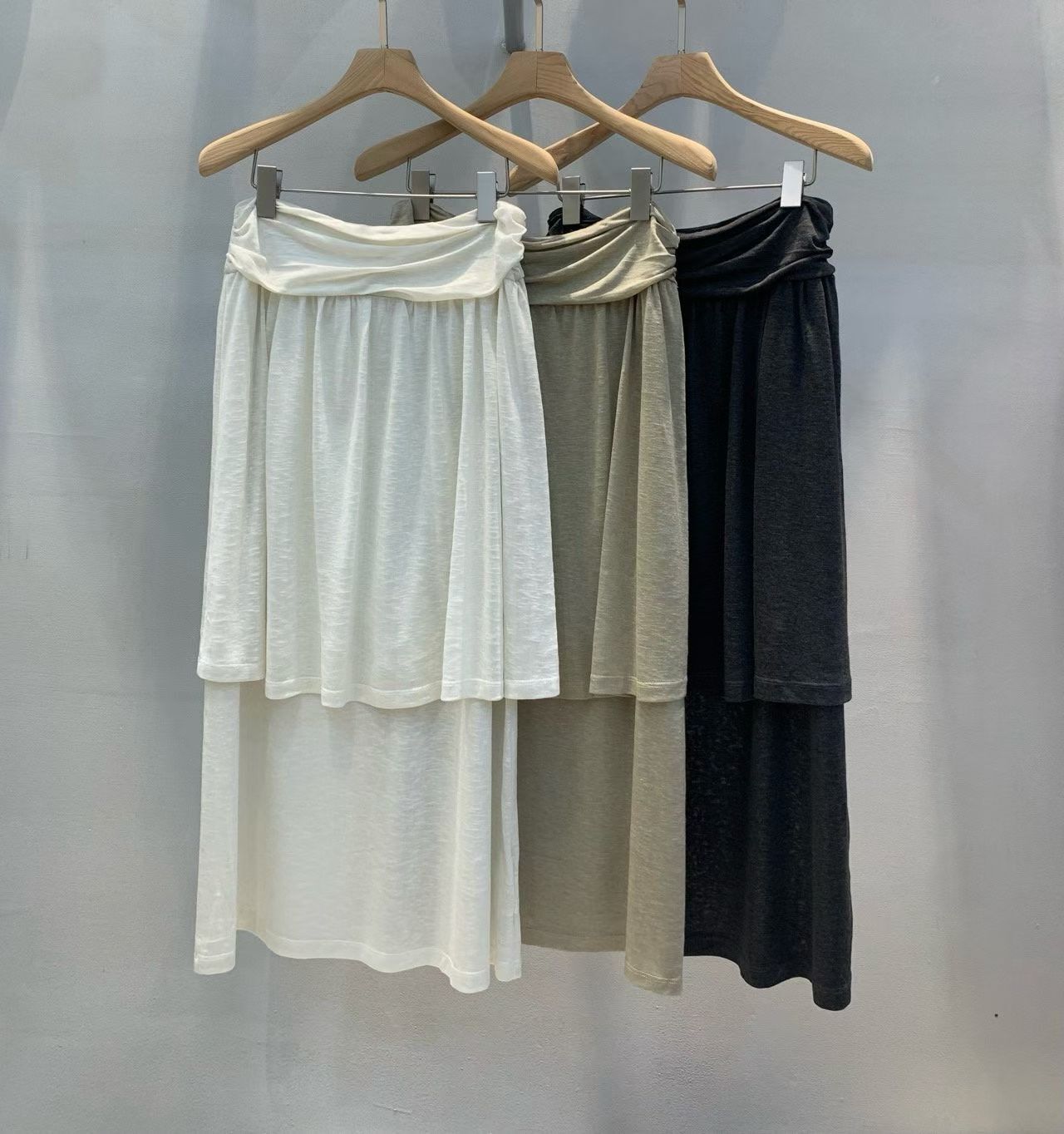 1L6012 垂墜感層次長裙