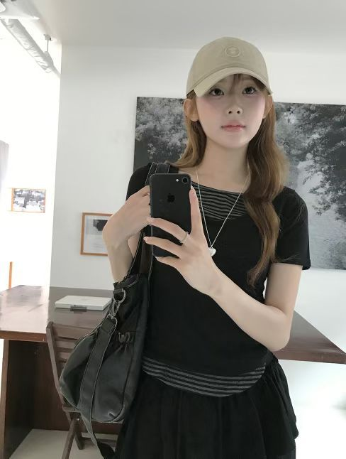 拼橫條紋假兩件上衣(黑色)