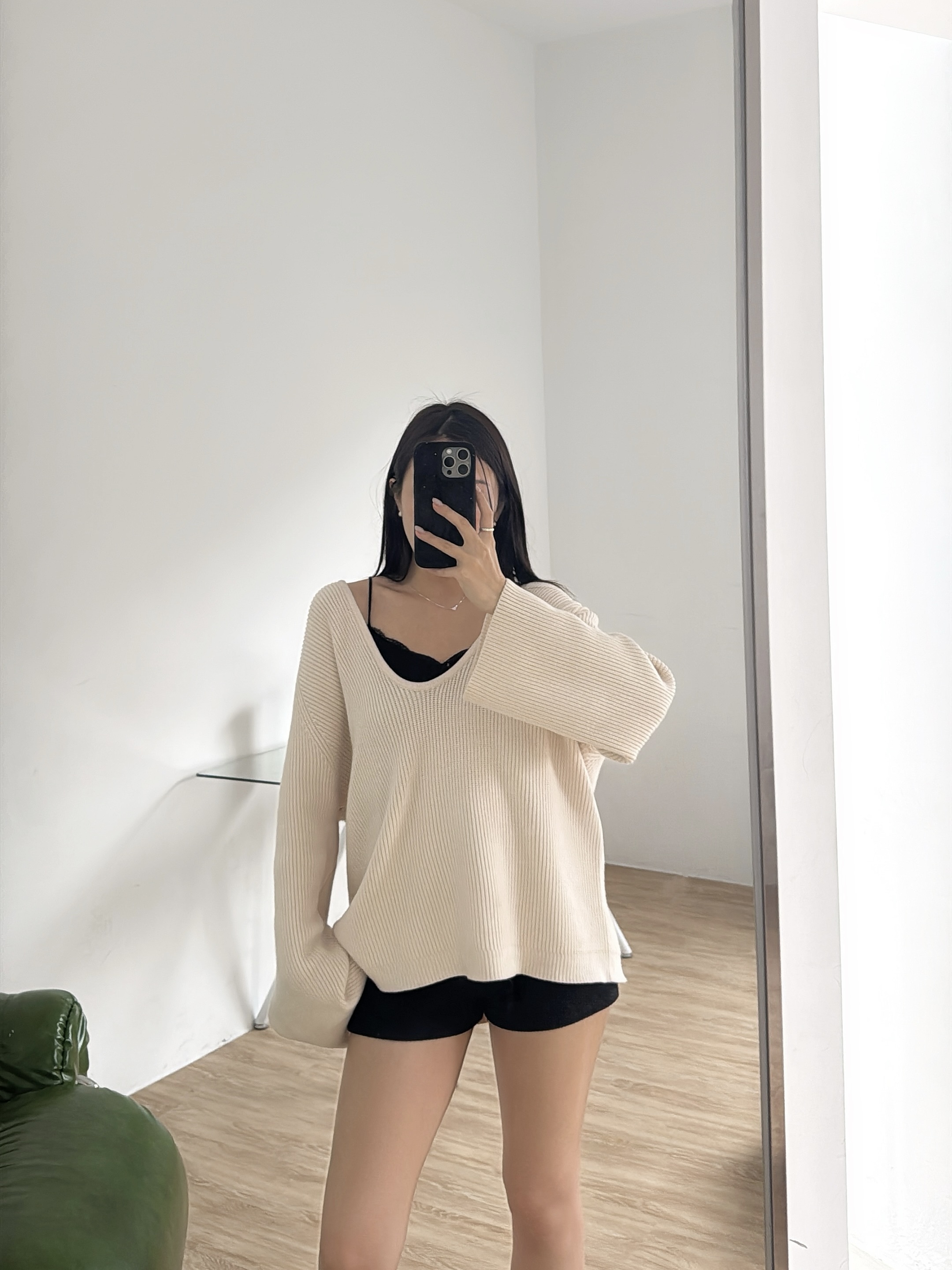 J15 細肩帶蕾絲背心（米/白/黑）