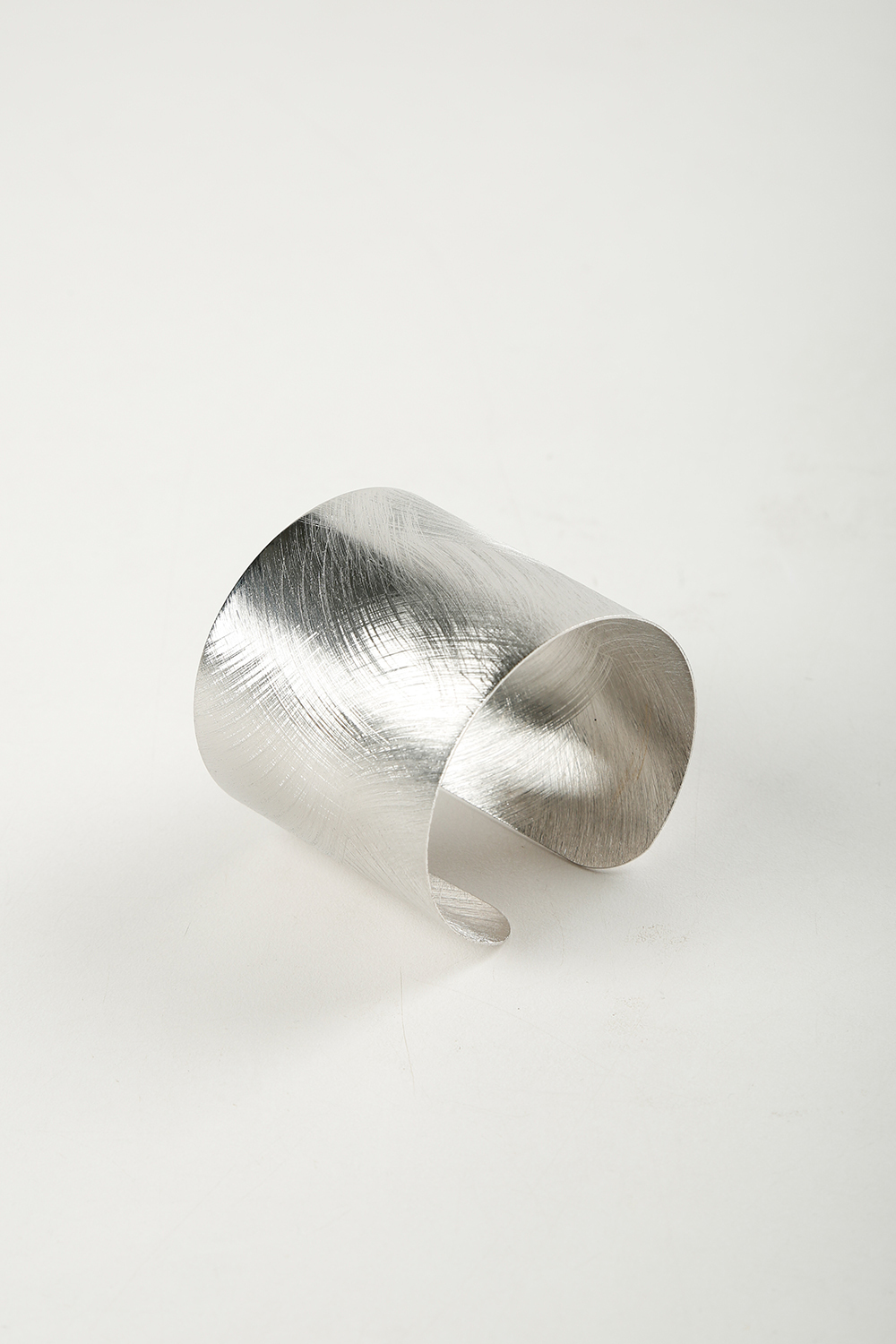 Milano 流光寬板手環