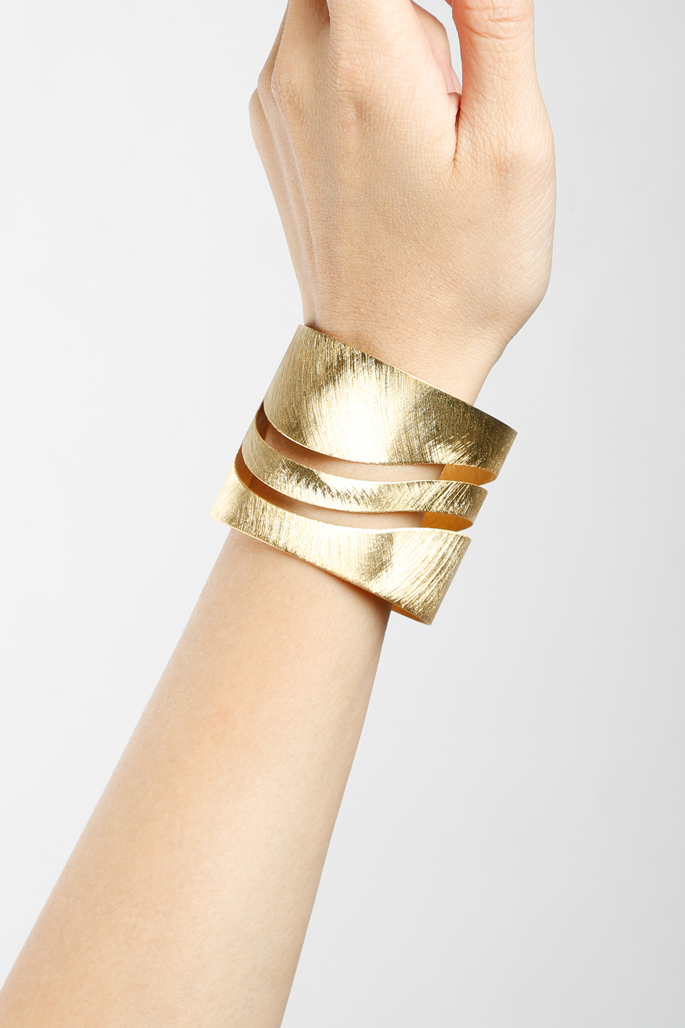 Napoli-B 弧形簍空寬版手環