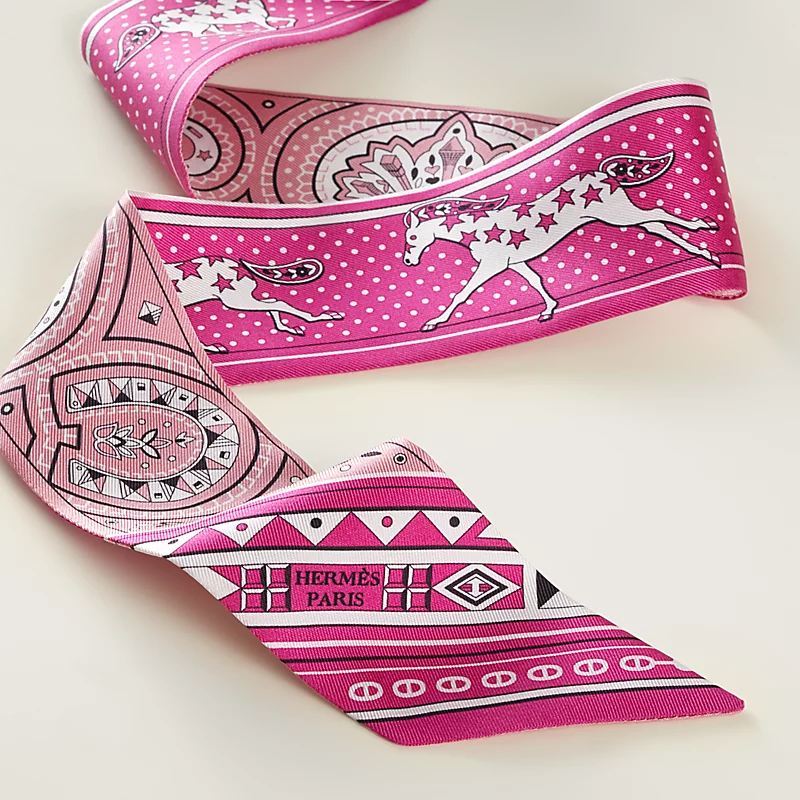 HERMES Cheval de Coeur Bandana Twilly fuchsia / vieux rose / blanc