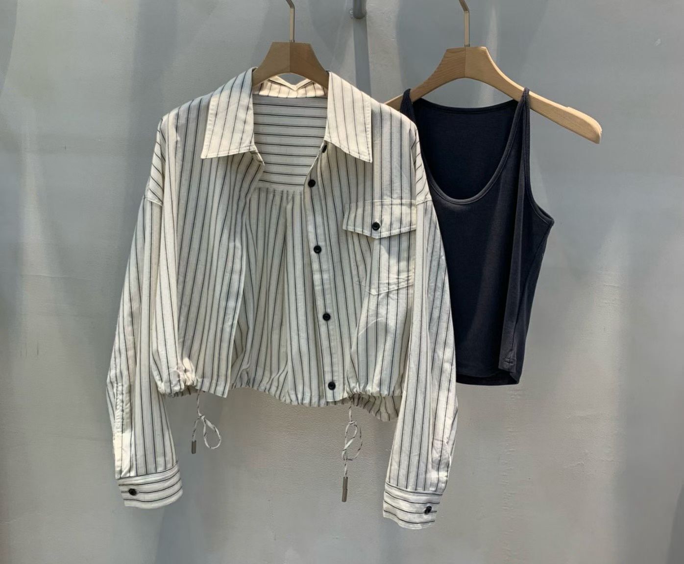 1L6016 短版條紋襯衫背心套裝