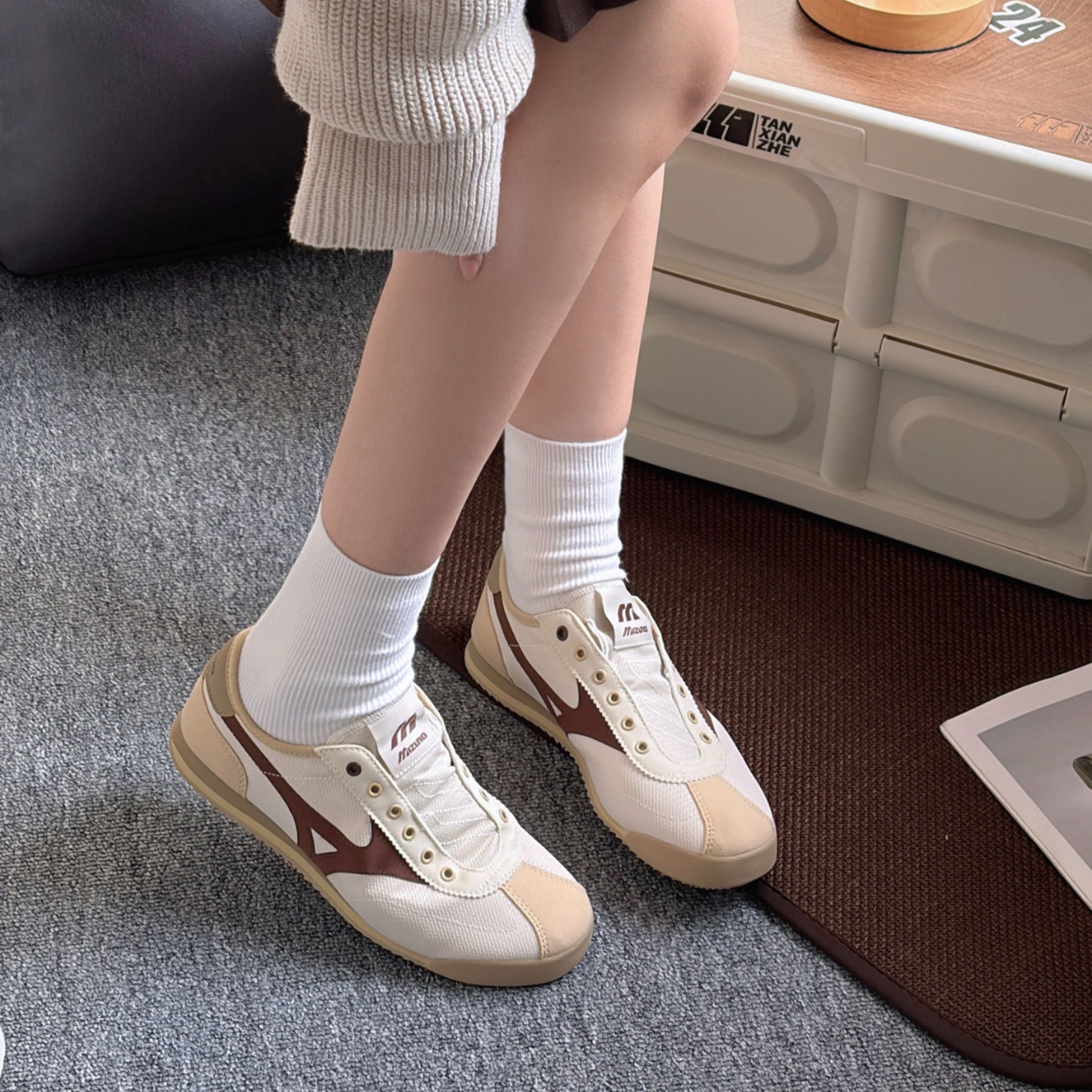 NICEDAY 代購 Mizuno LG 60S SLIPON 復古 薄底 撞色 一腳蹬 米白 米色 摩卡 D1GH240215