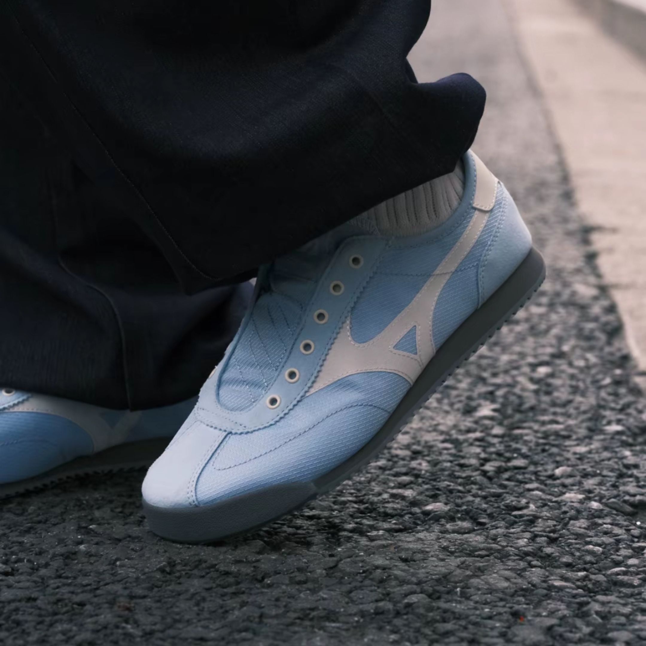 NICEDAY 代購 Mizuno LG 60S SLIPON 復古 薄底 撞色 一腳蹬 天藍 藍 水藍 D1GH240217