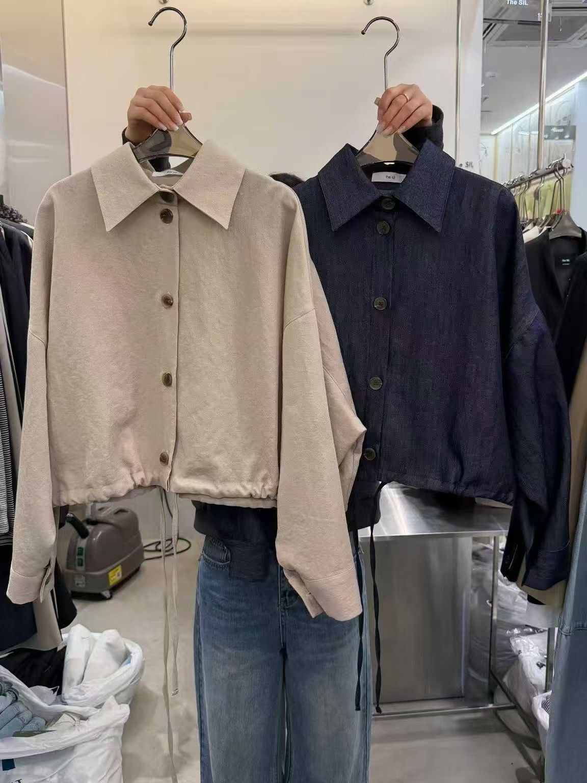 1L6036 質感布反領外套