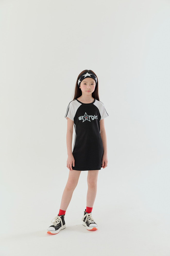 正韓夏Lilas 兩色運動感星星合身洋裝