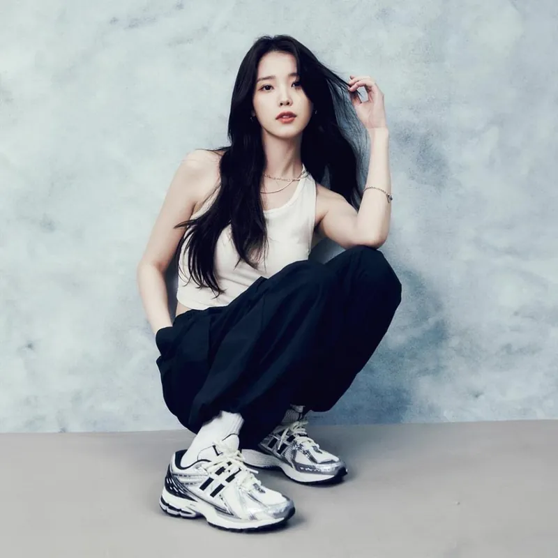 NEW BALANCE 1906R 男女鞋 復古奶油白銀黑 [IU同款!]