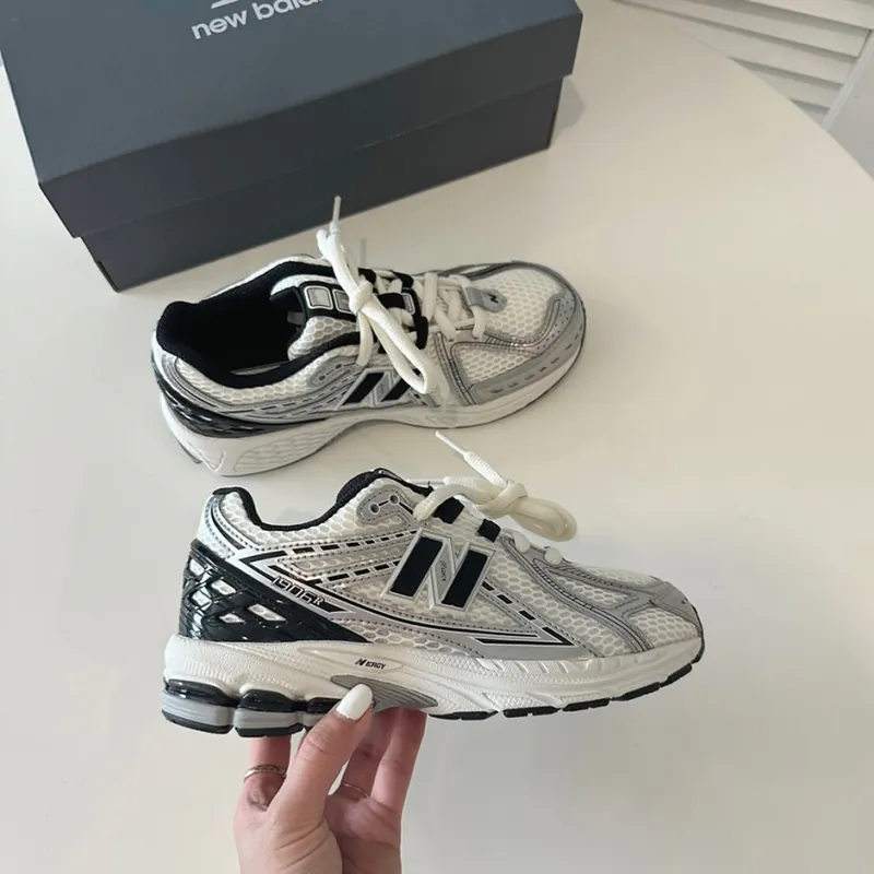 NEW BALANCE 1906R 男女鞋 復古奶油白銀黑 [IU同款!]