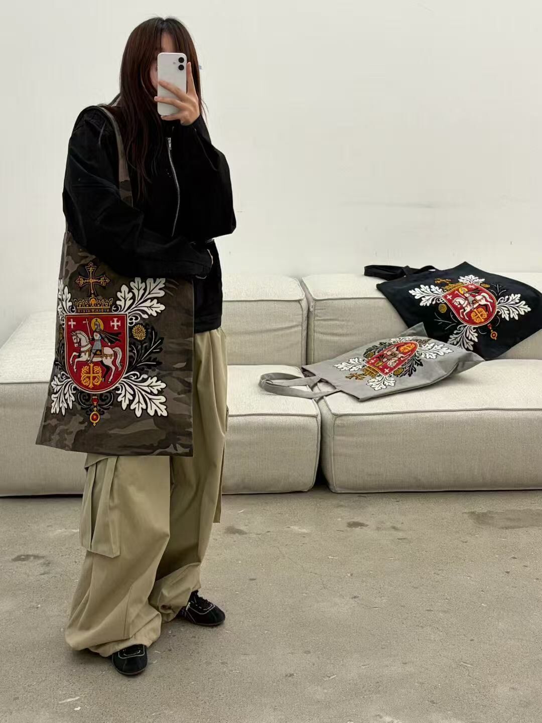 《K》帕霍尼亞紋章帆布包