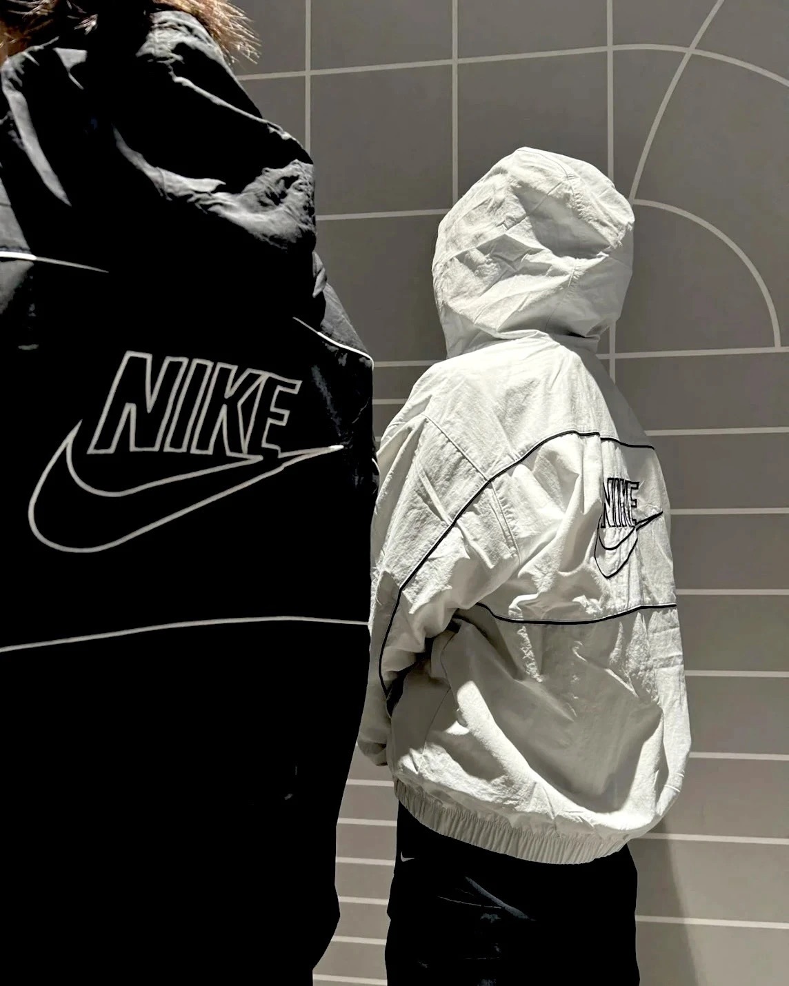 代購-NIKE CLUB 輕量尼龍 防風 連帽外套 黑 白 HJ2013-010 HJ2013-025