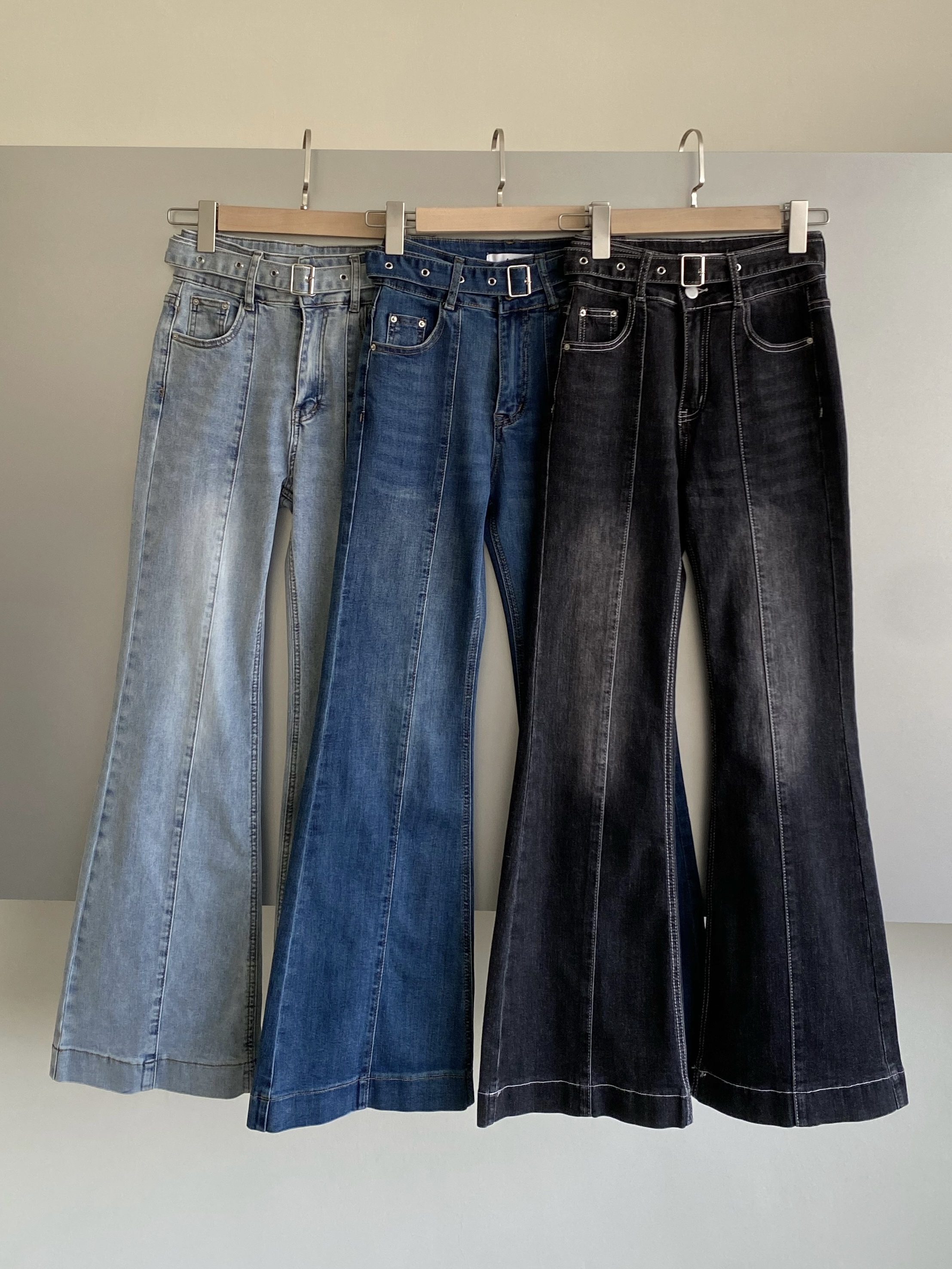 刷色雙釦牛仔腰帶喇叭褲