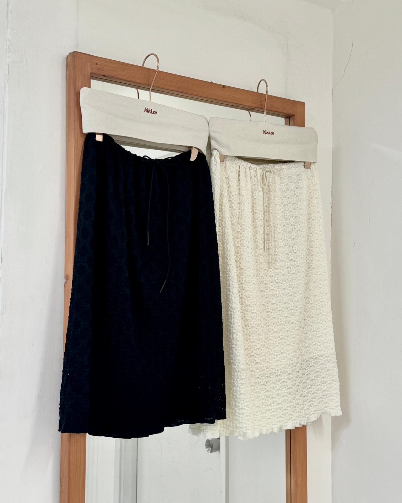 皺皺暗花全橡筋中長半裙