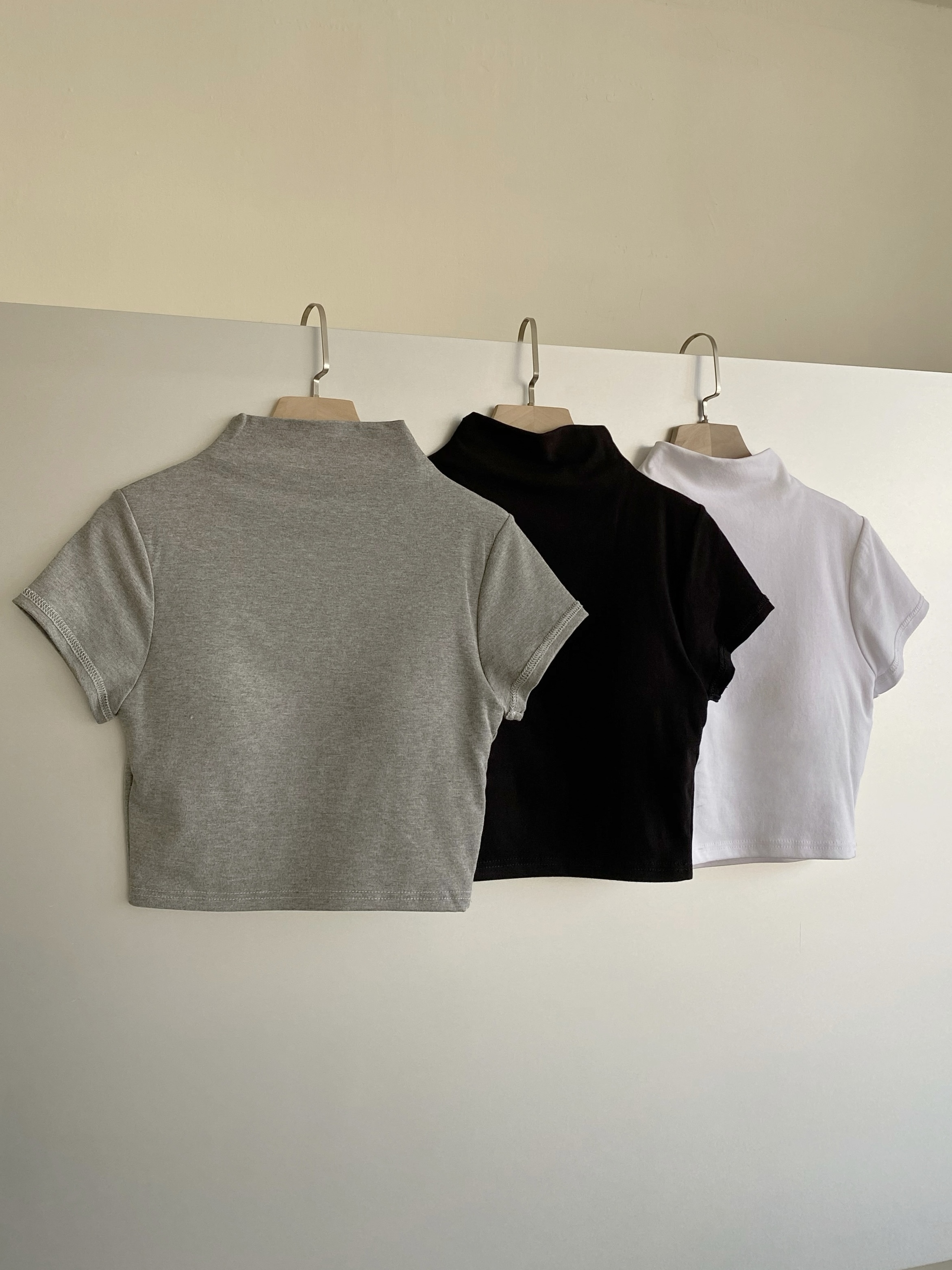 百搭修身高領braT